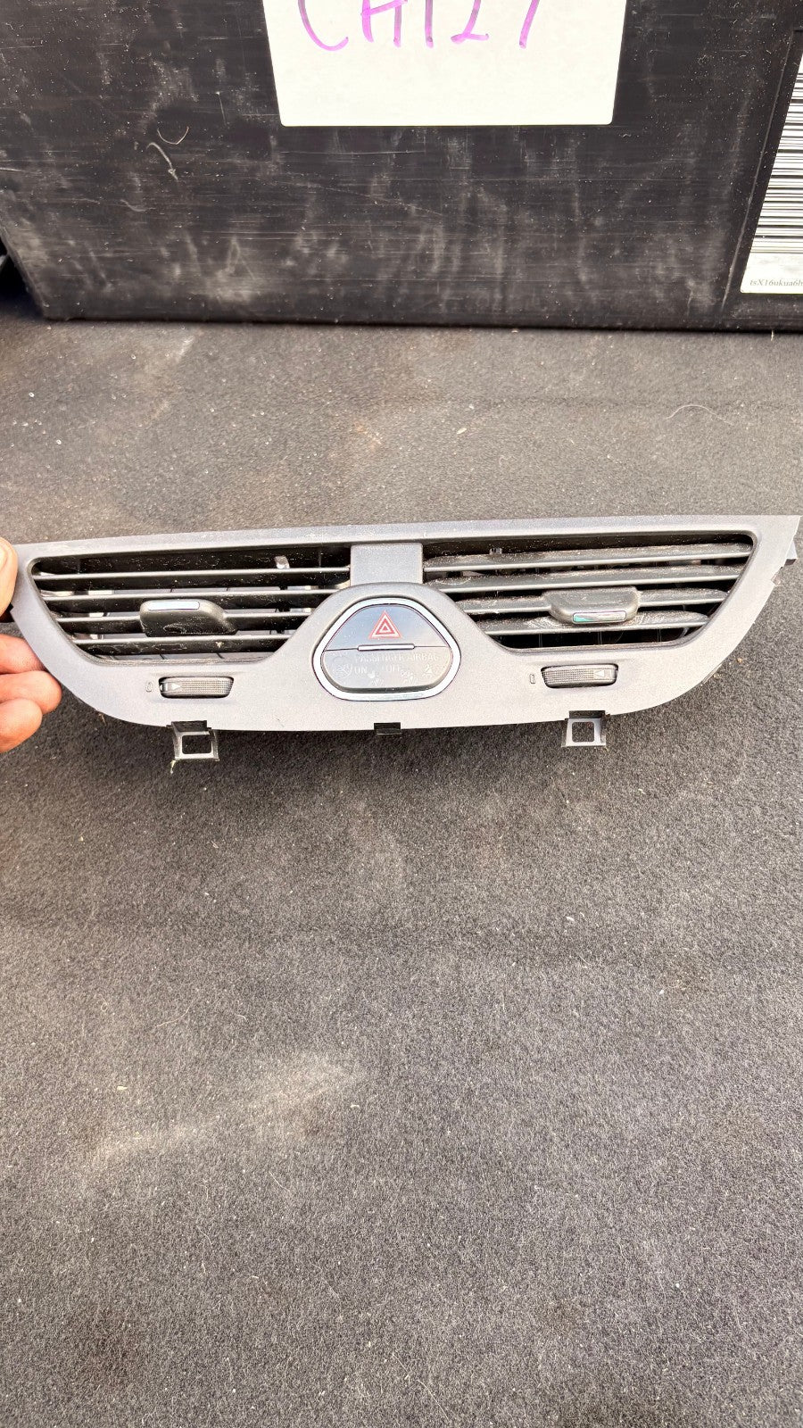 Vauxhall Opel Corsa E 2014-2019 Centre Dash Air Vents Hazard Switch 13377949