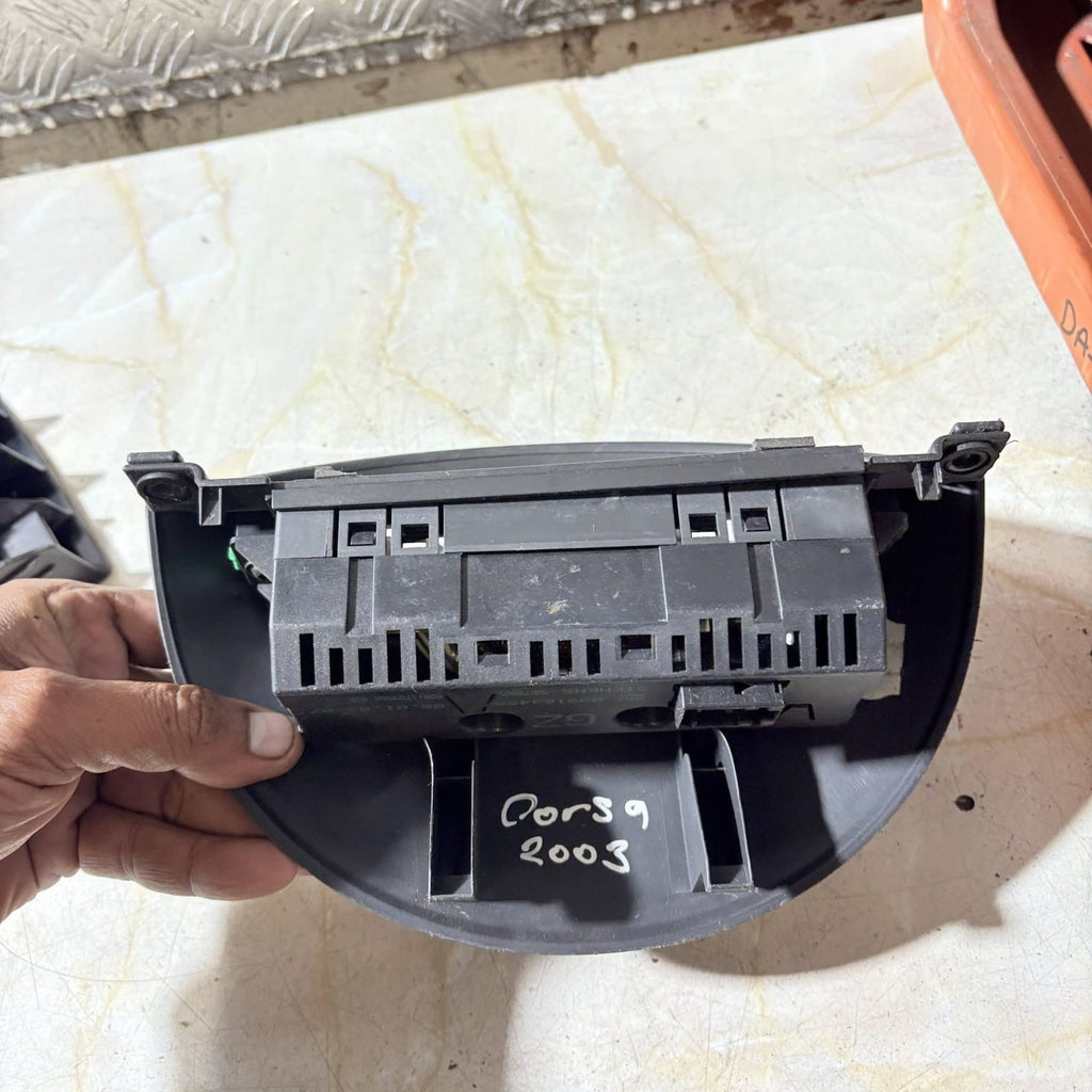 Opel Corsa C (F08, F68) 1.2 on-board computer display 009164455 5WK70005 2003