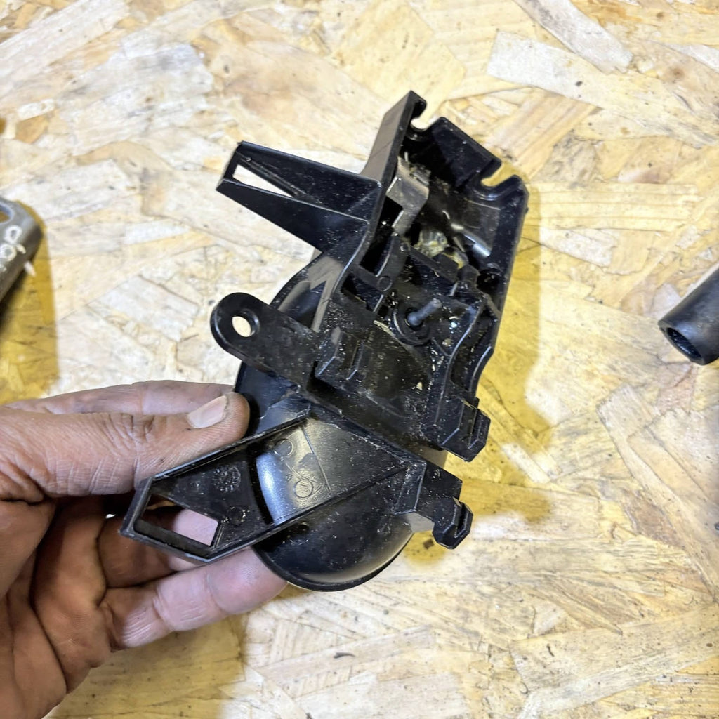 NISSAN JUKE INTERIOR DOOR HANDLE 80670BA61A 0SR