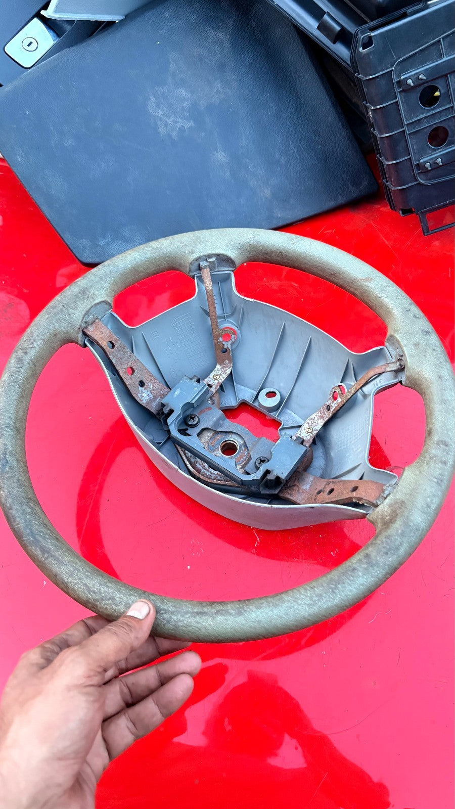 KIA SEDONA MK1 2004 4 SPOKE STEERING WHEEL