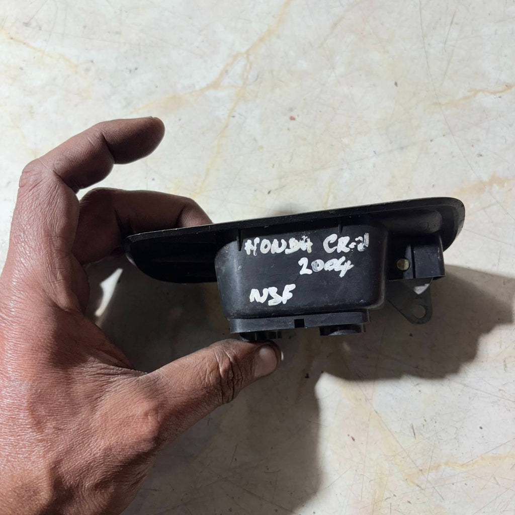 HONDA CR-V 2004 LEFT FRONT PASSENGER SIDE INNER DOOR HANDLE