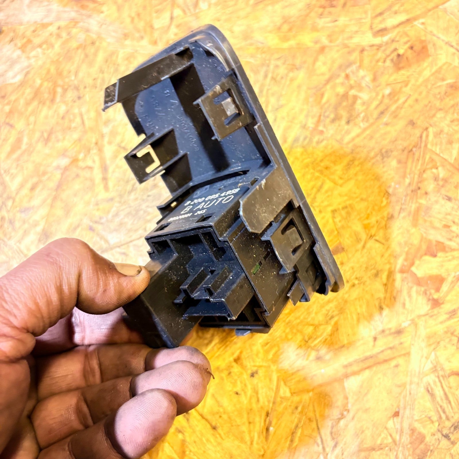 RENAULT MEGANE 2005 HEADLIGHT ADJUSTER LEVEL SWITCH 88020001