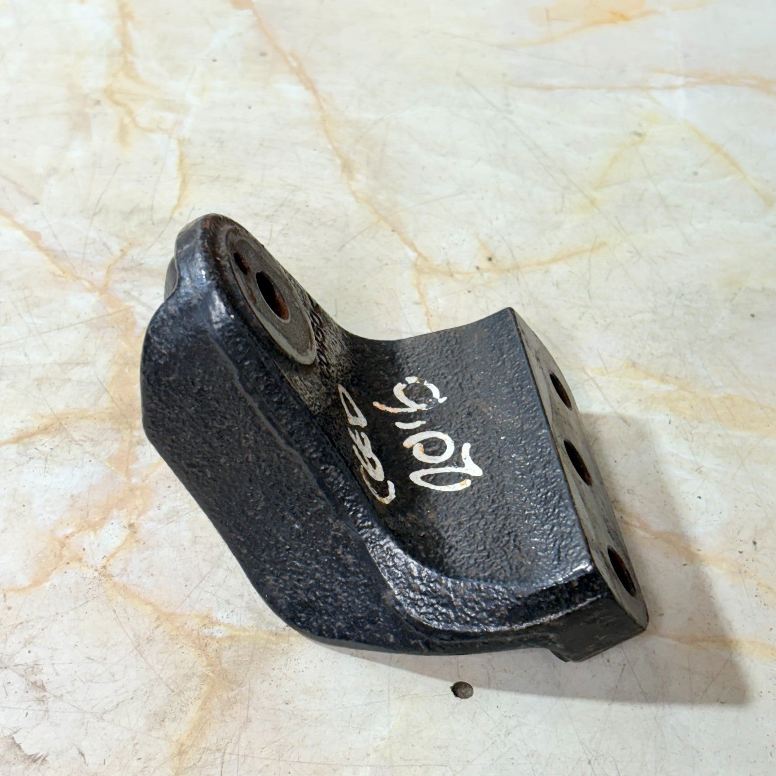 Kia Ceed JD 2012-2018 Engine Mounting Support Bracket 218253X000