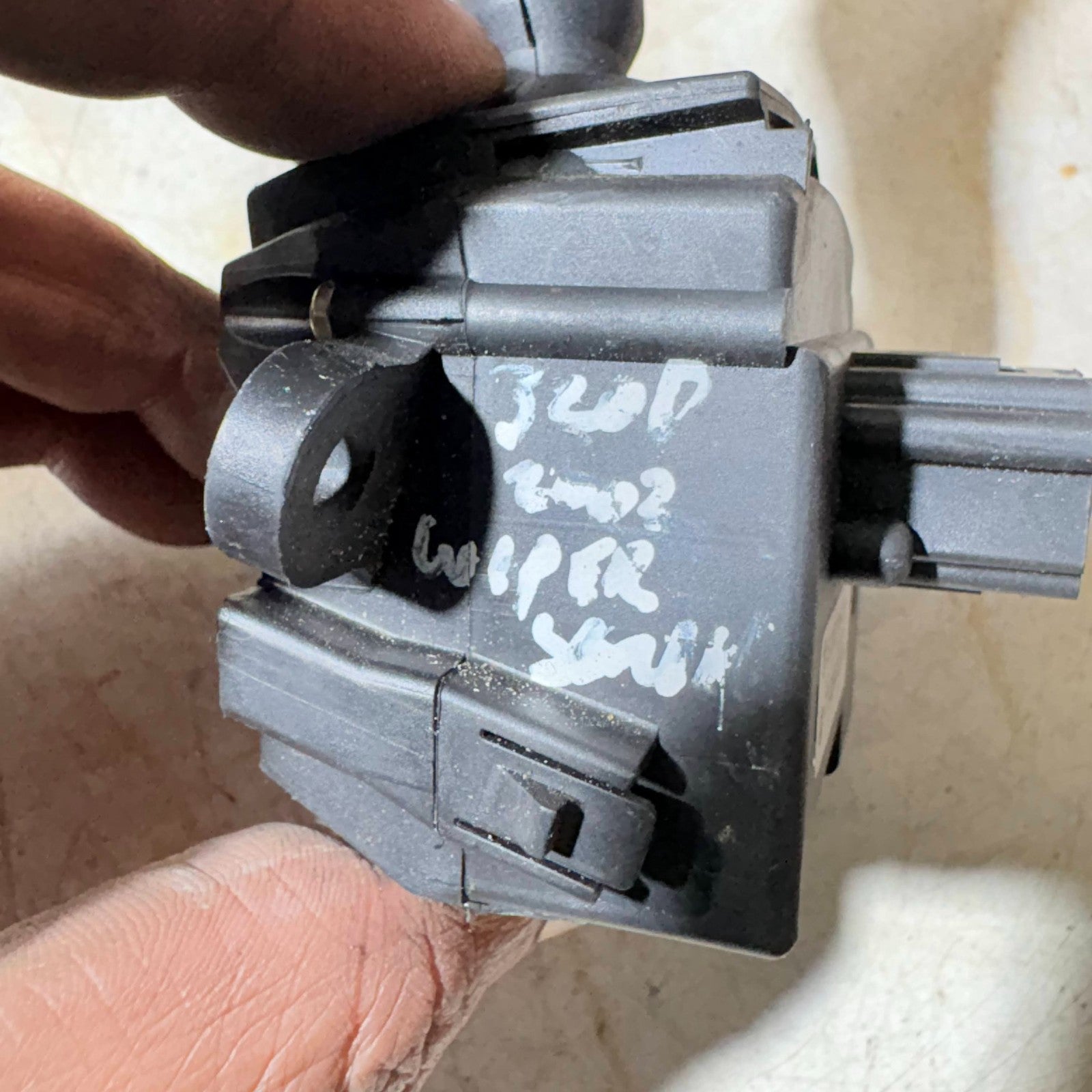BMW 320D CONVERTIBLE WIPER STALK SWITCH 8 363 664 M