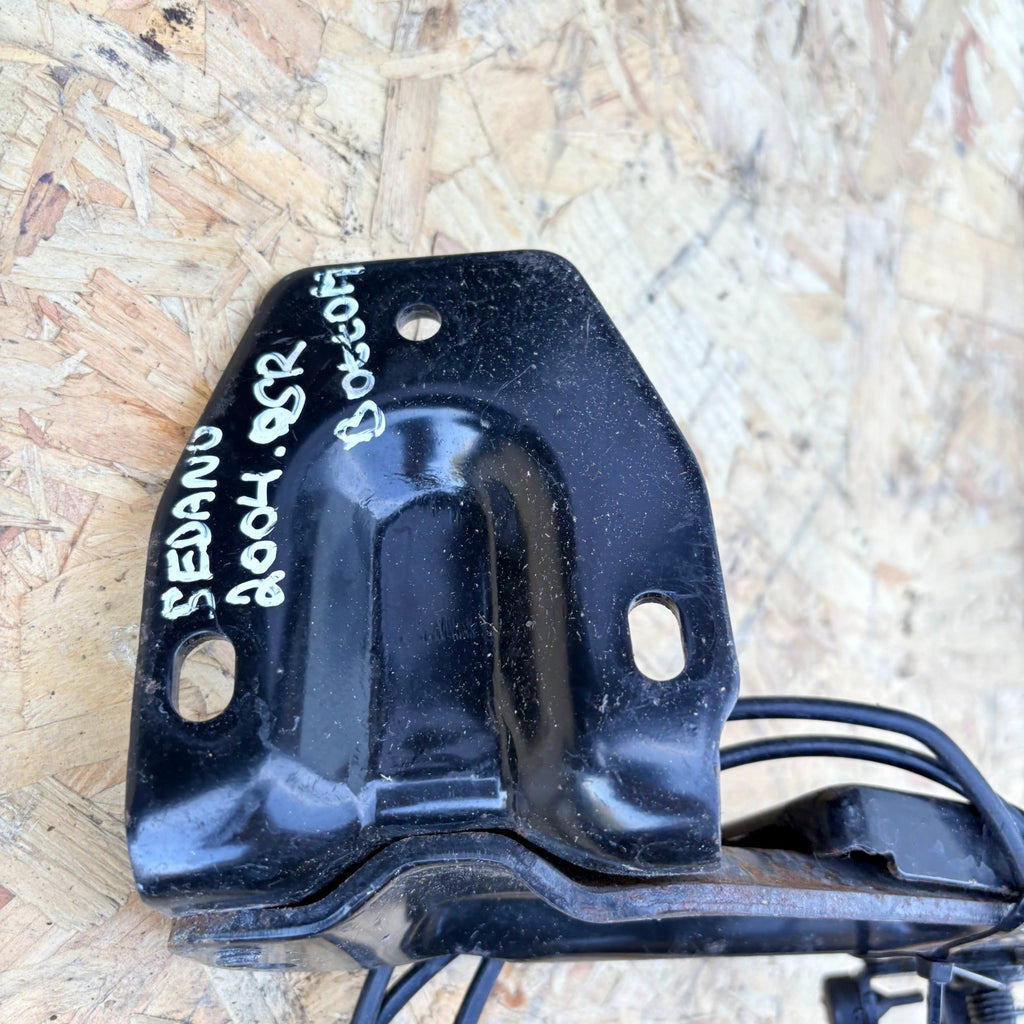 KIA SEDONA CARNIVAL 2002-2005 OSR/RH Sliding Door Lower Roller Hinge