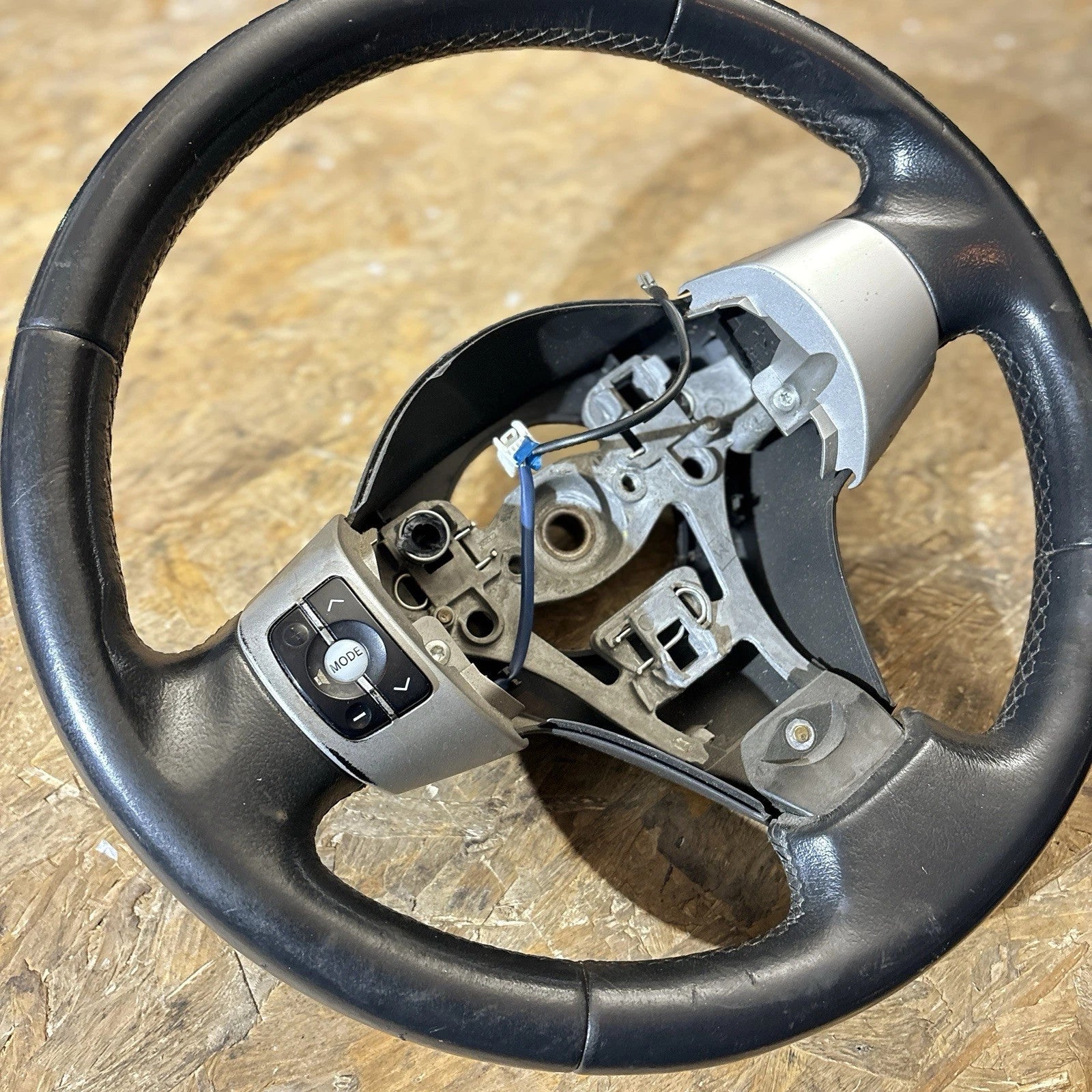 2010 TOYOTA YARIS Mk2 (XP90) Leather Multifunctional Black Steering Wheel