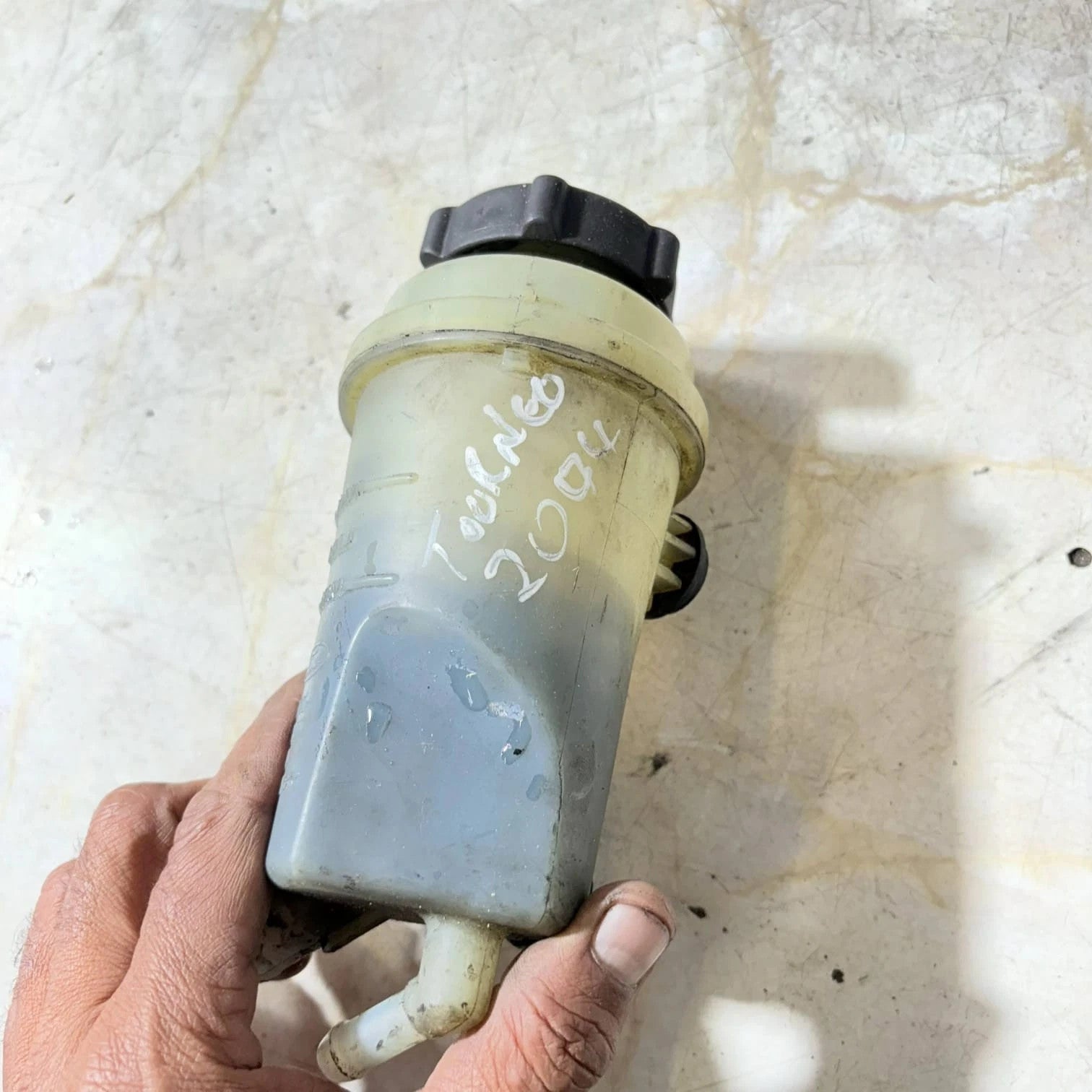 FORD FOCUS MK1 2004 POWER STEERING BOTTLE RESERVOIR 98AG-3R700AH