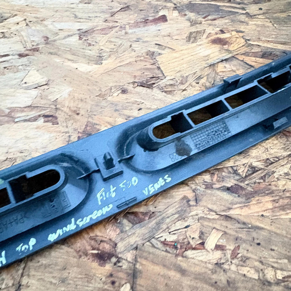 Fiat 500 312 2008-2015 Upper Dash Windscreen Defroster Vent Trim 735429497