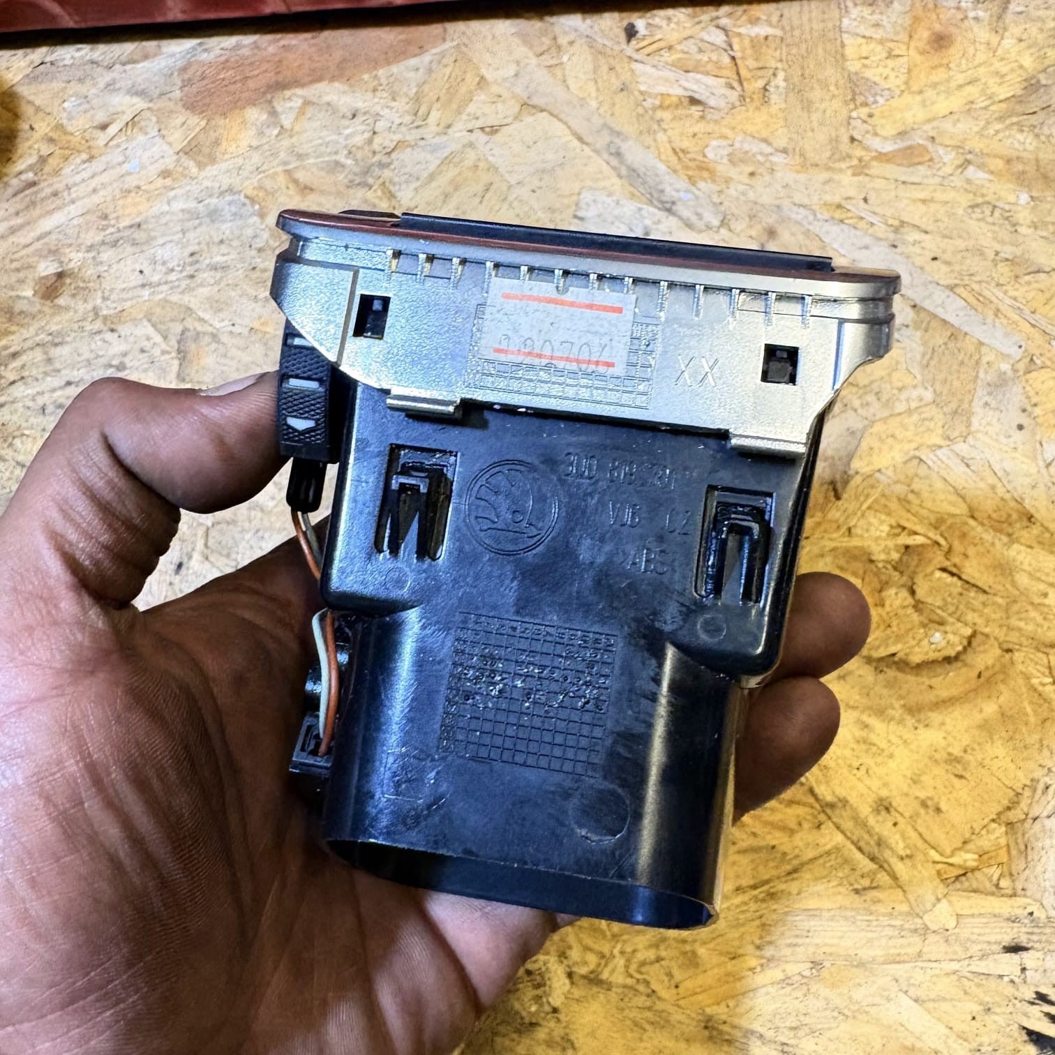 ŠKODA SUPERB 3U ventilation nozzle ventilation Passenger front 3U0819701G WNK