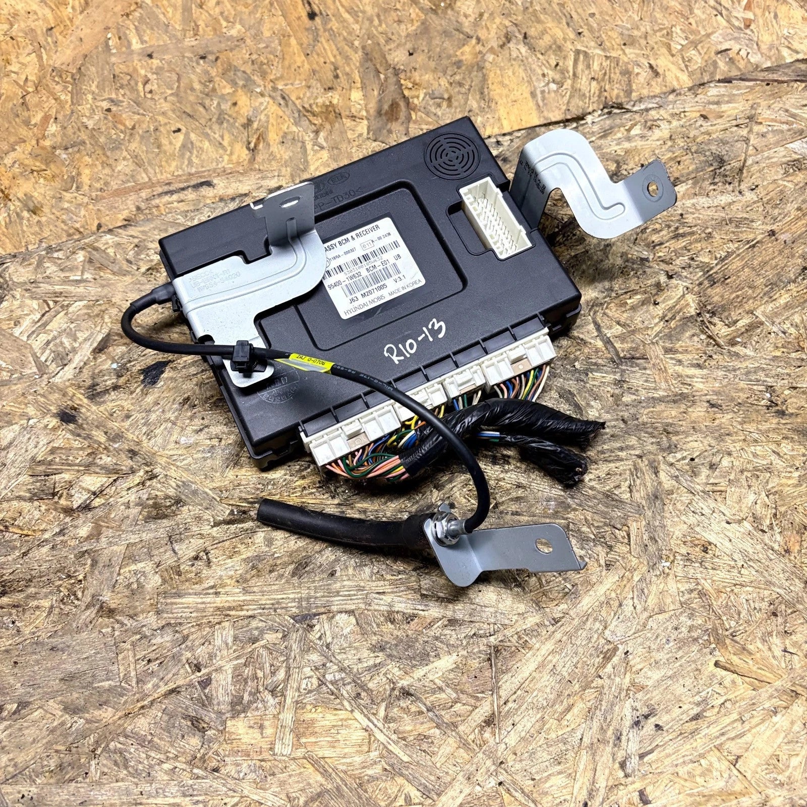 Kia Rio Mk3 UB 5dr Comfort/BCM Body Control Module 95400-1W632 2011-2017