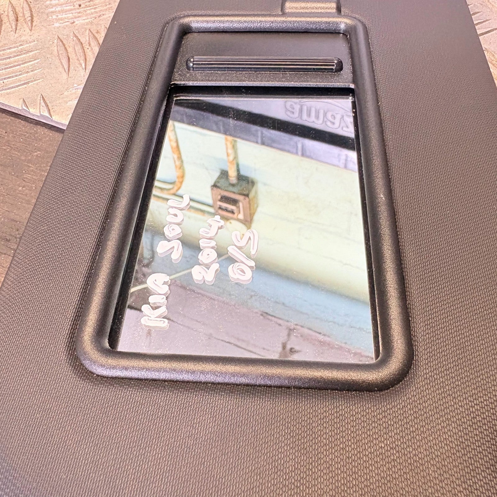 Kia Soul Mk1 AM 2009-2013 RHD Driver Right Front Sun Visor Vanity Mirror Black
