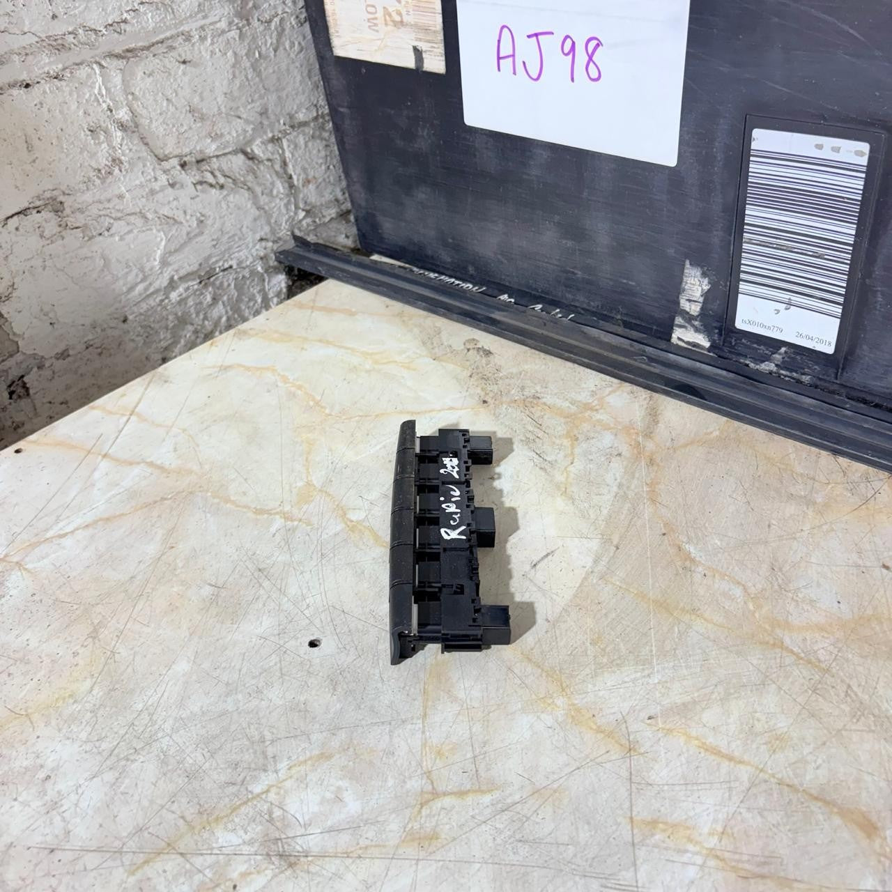 SKODA Rapid 2012-2019 Centre Console Heated Seat ESP Switch Panel 5JA927132AH