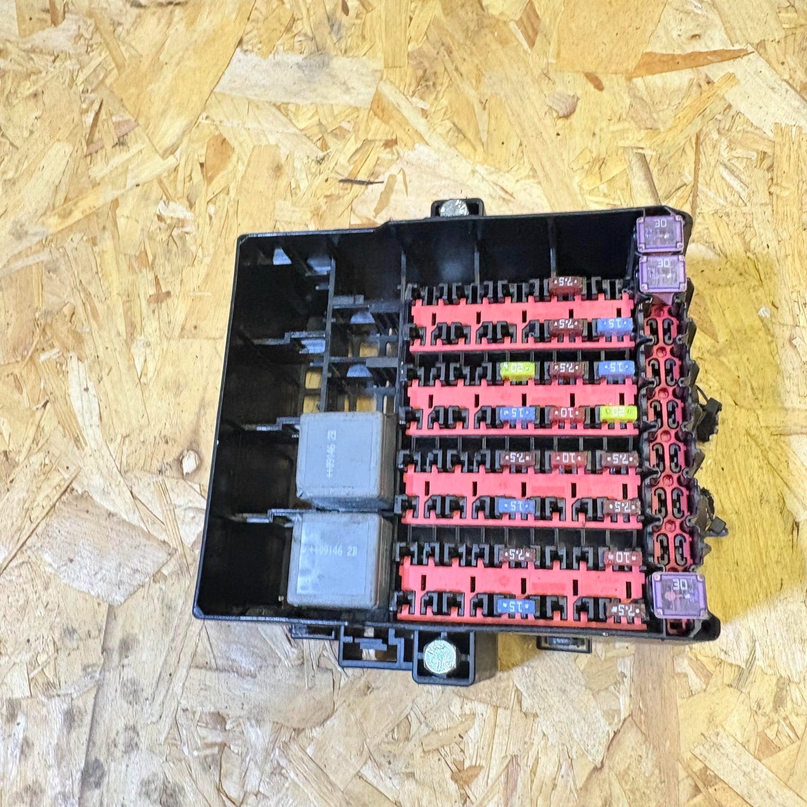 Ford Fiesta 2009 Fuse Box Control Unit 8V5T-14A005-KME