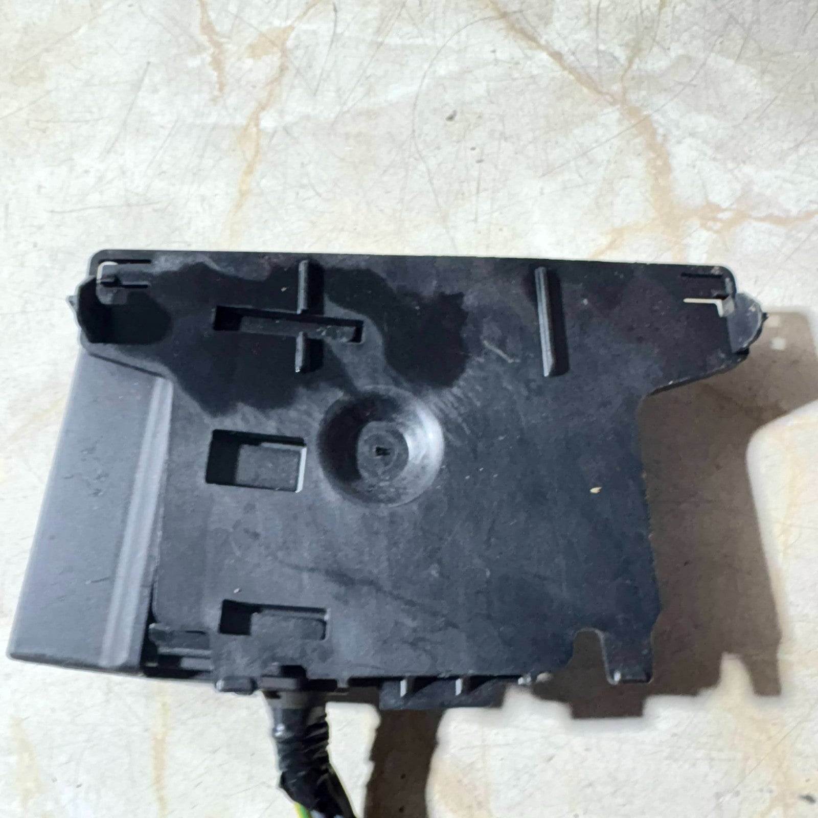 2019 VAUXHALL CORSA E FUSE RELAY BOX 13359061