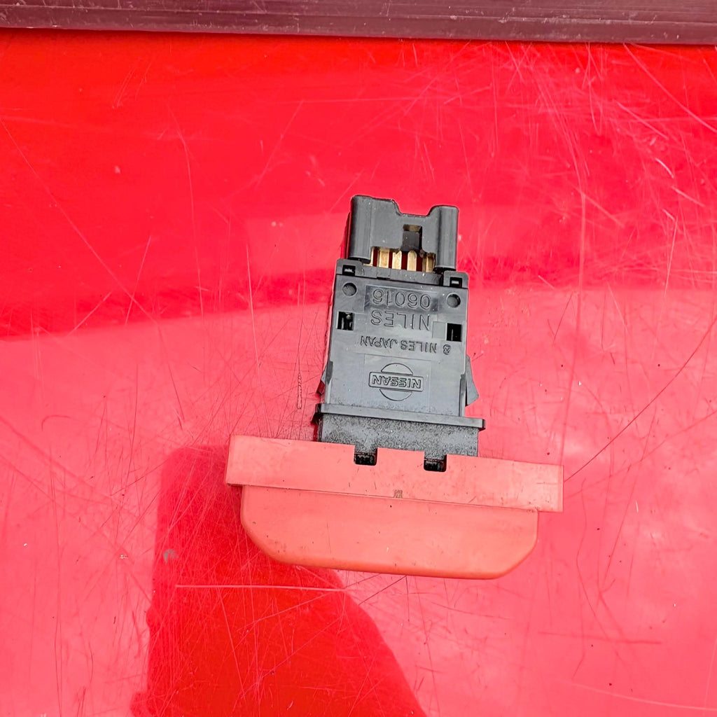 Nissan X-Trail T30 2001-2007 Hazard Warning Switch Red 06016