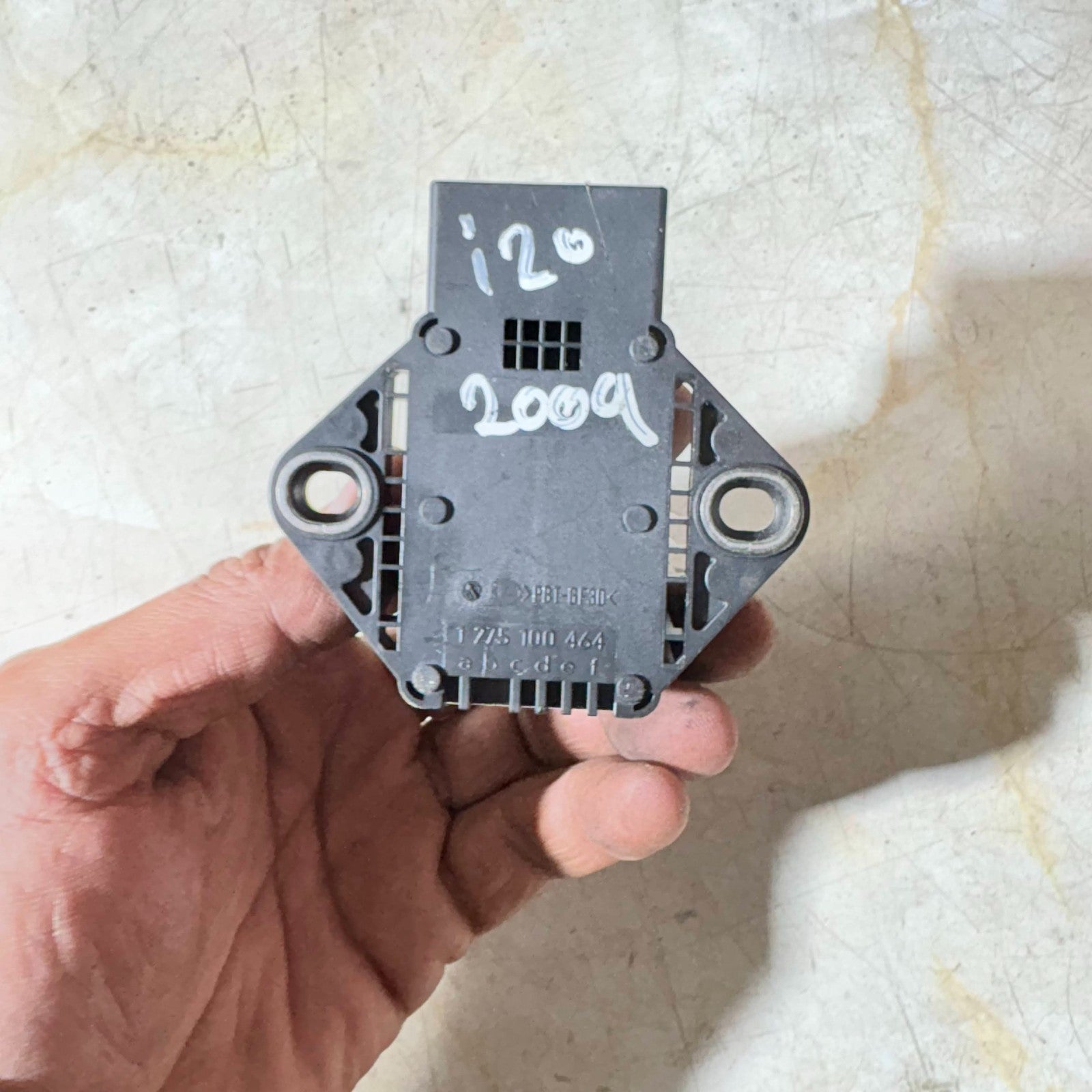 HYUNDAI I20 2008-2014 Mk1 YAW RATE SENSOR 95690-3K500