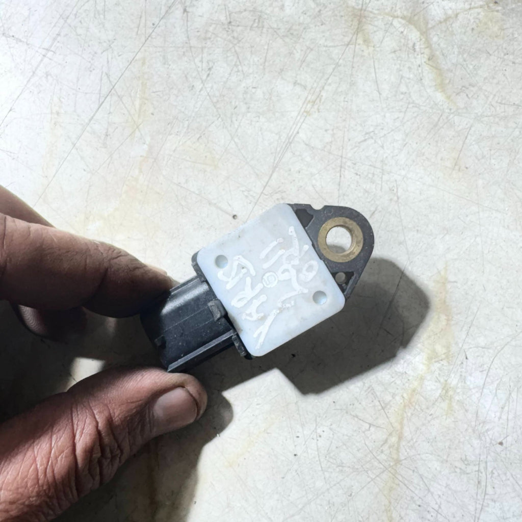 Toyota Yaris Mk2 2005–2012 Impact Crash Sensor 898310D010
