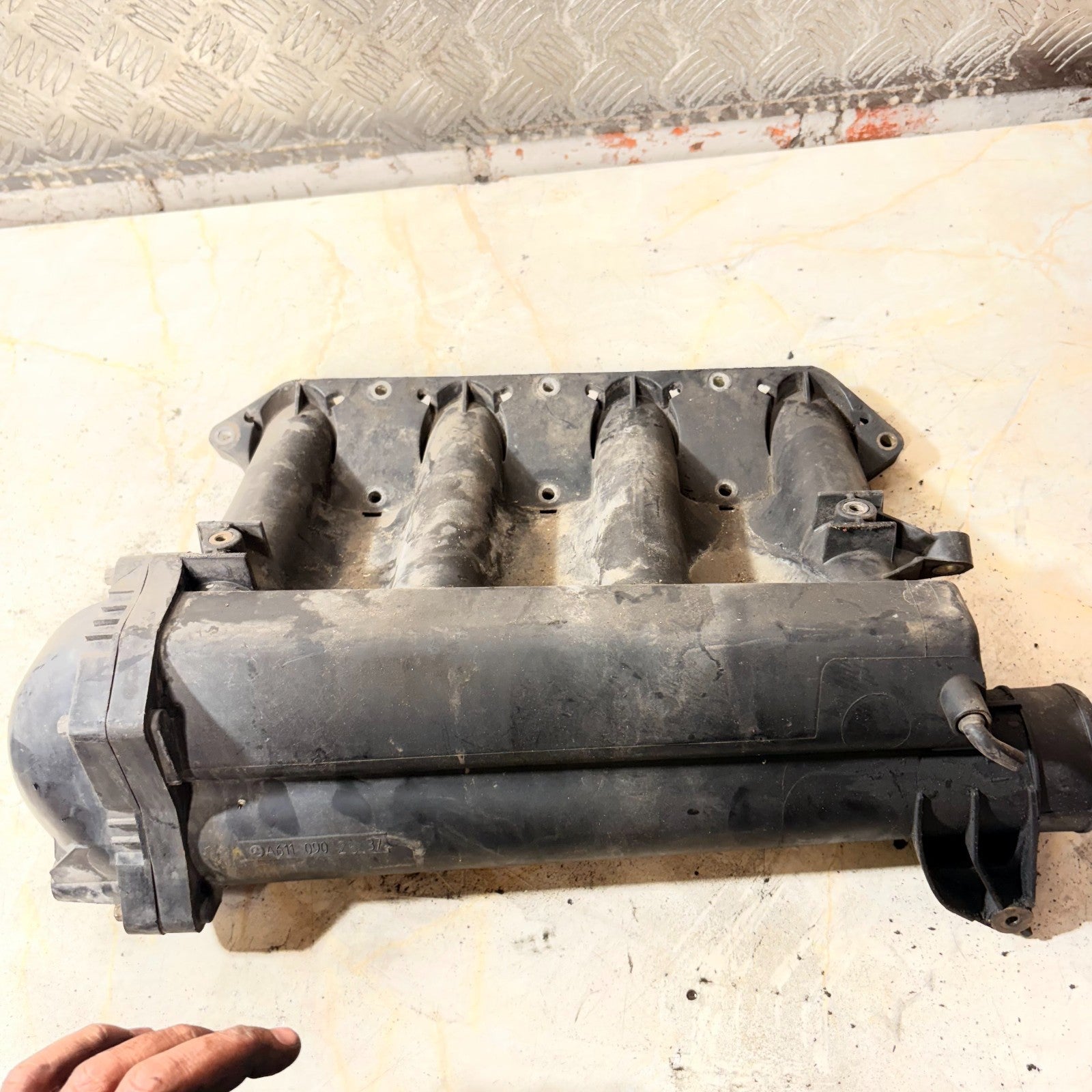 MERCEDES VITO VIANO W638 2.2 CDI INTAKE INLET MANIFOLD A6110903582 2002