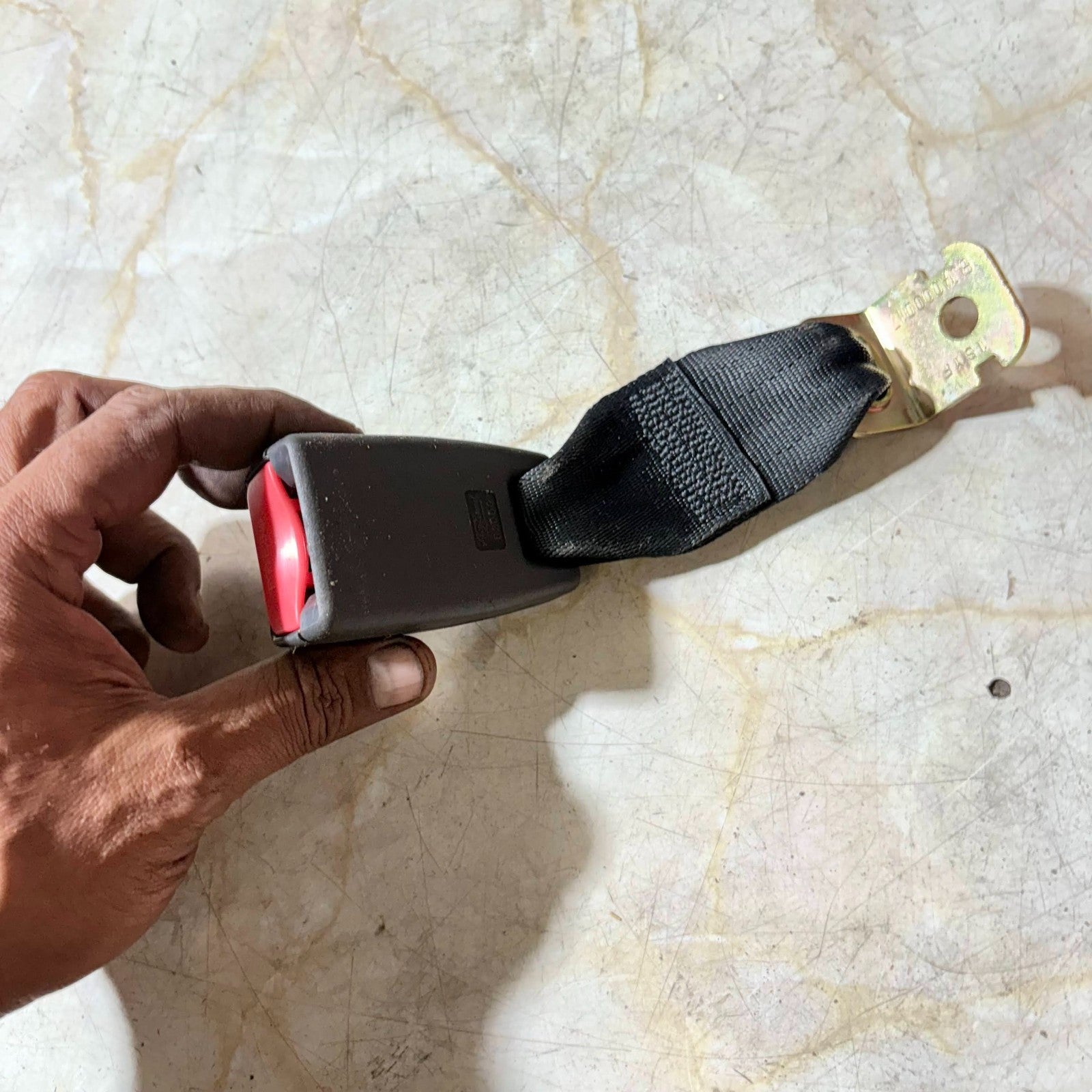 B2000 Seat Belt Holder (Seat belt Buckle) Rear Left for Subaru 2005