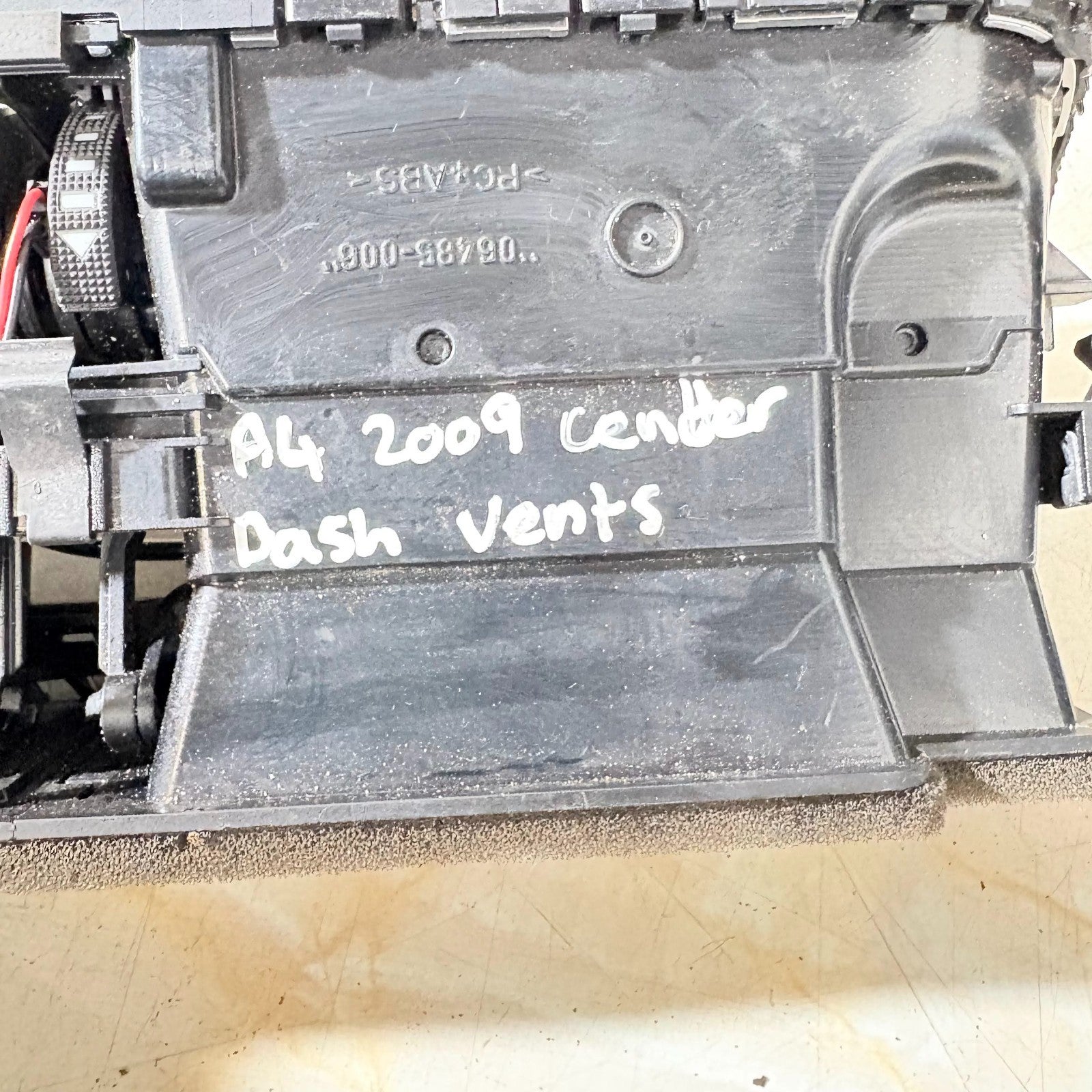 2009 AUDI A4 B8 DASHBOARD CENTRE AIR VENTS 06485-005
