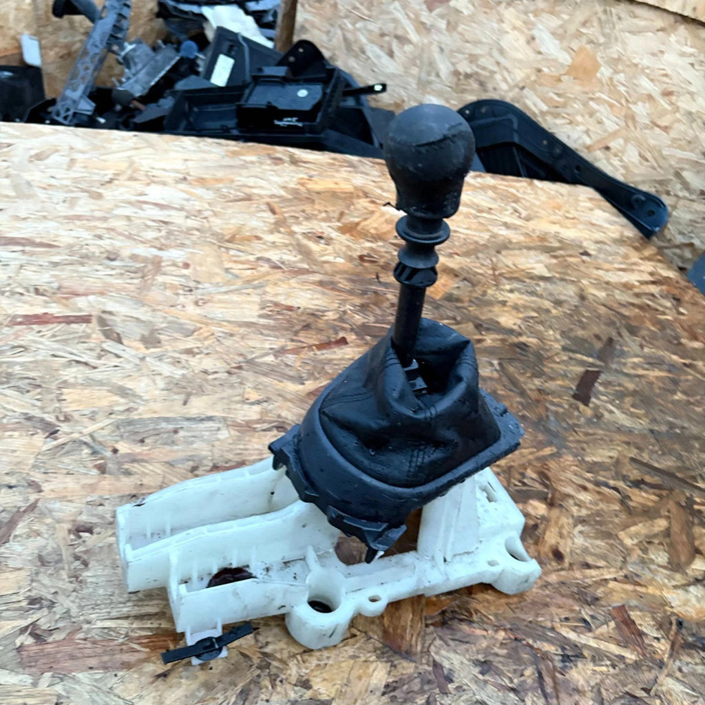 Mitsubishi Outlander Mk2 2006-2012 5 Speed Manual Gear Shifter Lever Assembly
