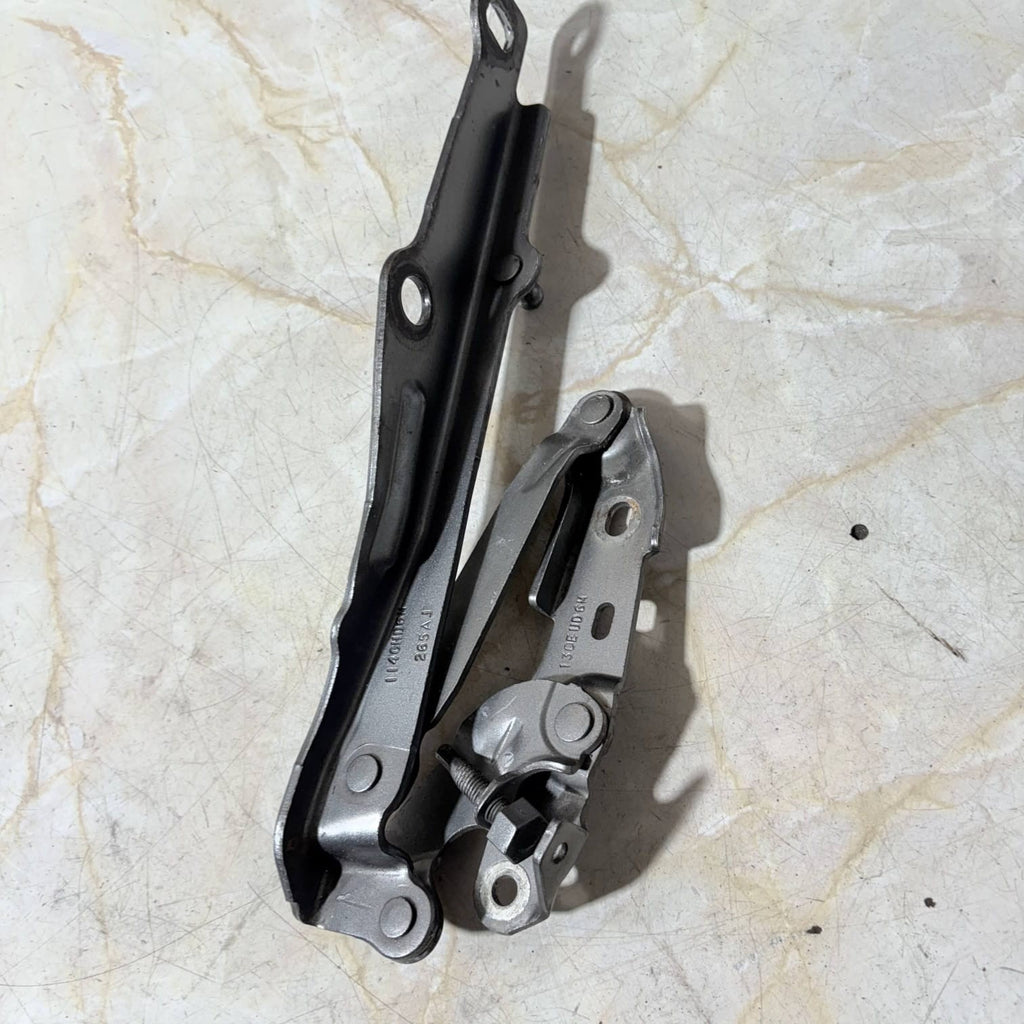 Chrysler 300C 2005-2010 Front Left Bonnet Hinge
