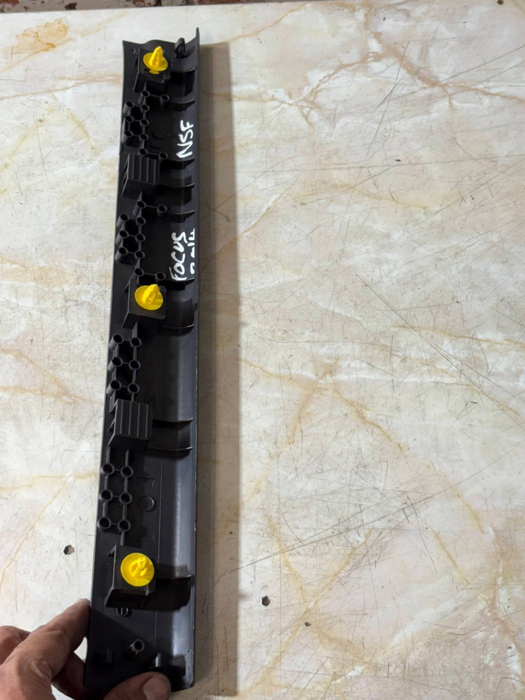 FORD FOCUS 2013-2017 LEFT SIDE FRONT INTERIOR DOOR SILL TRIM BM51-A13201-A