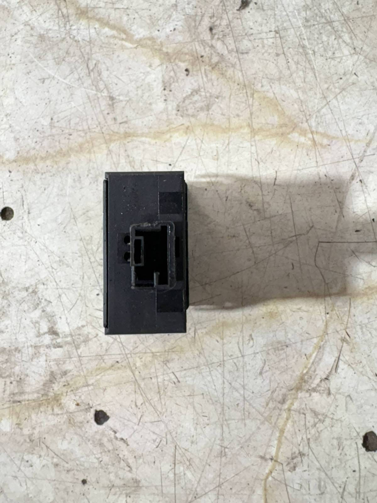 PEUGEOT 208 Mk1 2012-2020 Headlight Level Adjustment Switch 96384422XT