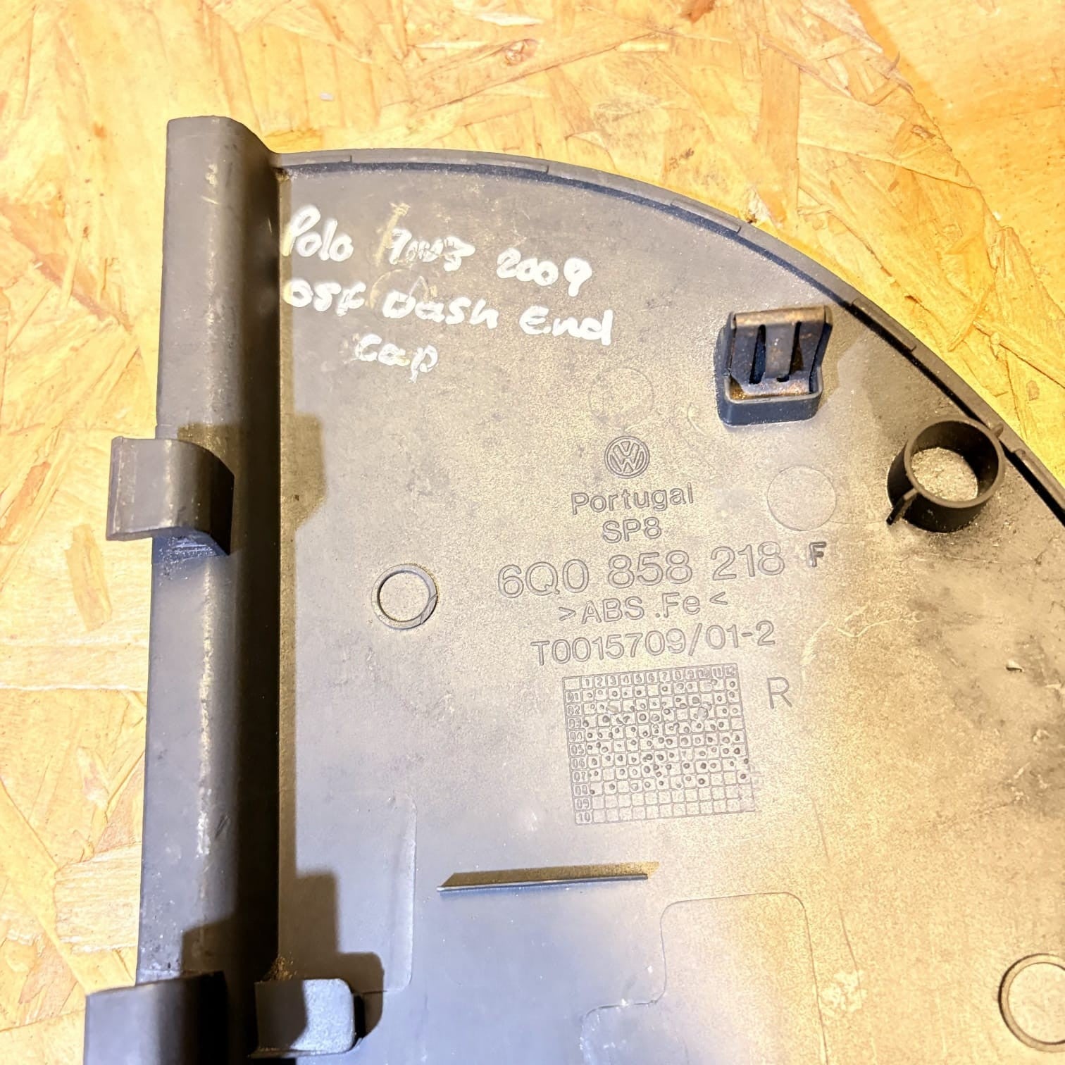 VW POLO 9N Driver Fornt Interior Parts 6Q0858218F 1.4 Diesel 59kw 2009 2885181