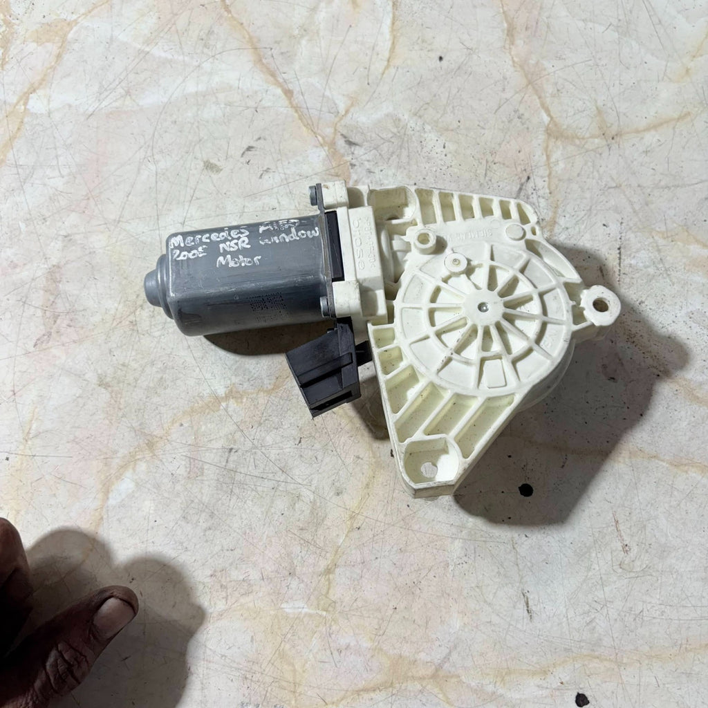 MERCEDES A CLASS A150 2005 N/S/R PASSENGER SIDE REAR WINDOW MOTOR A1698201942
