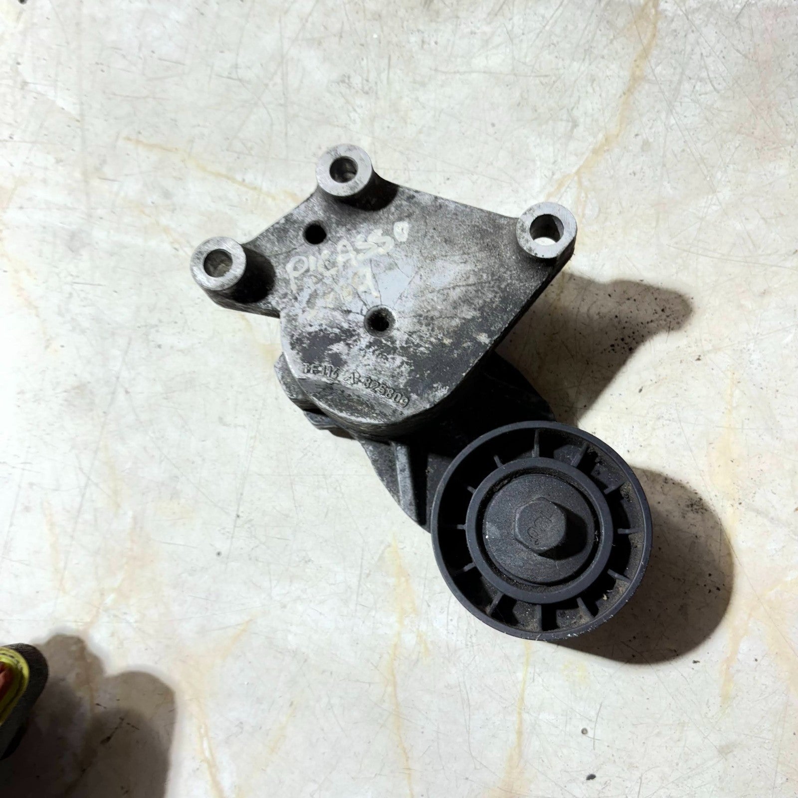 Citroen C3 Picasso 2009 Belt Tensioner Pulley A 825809