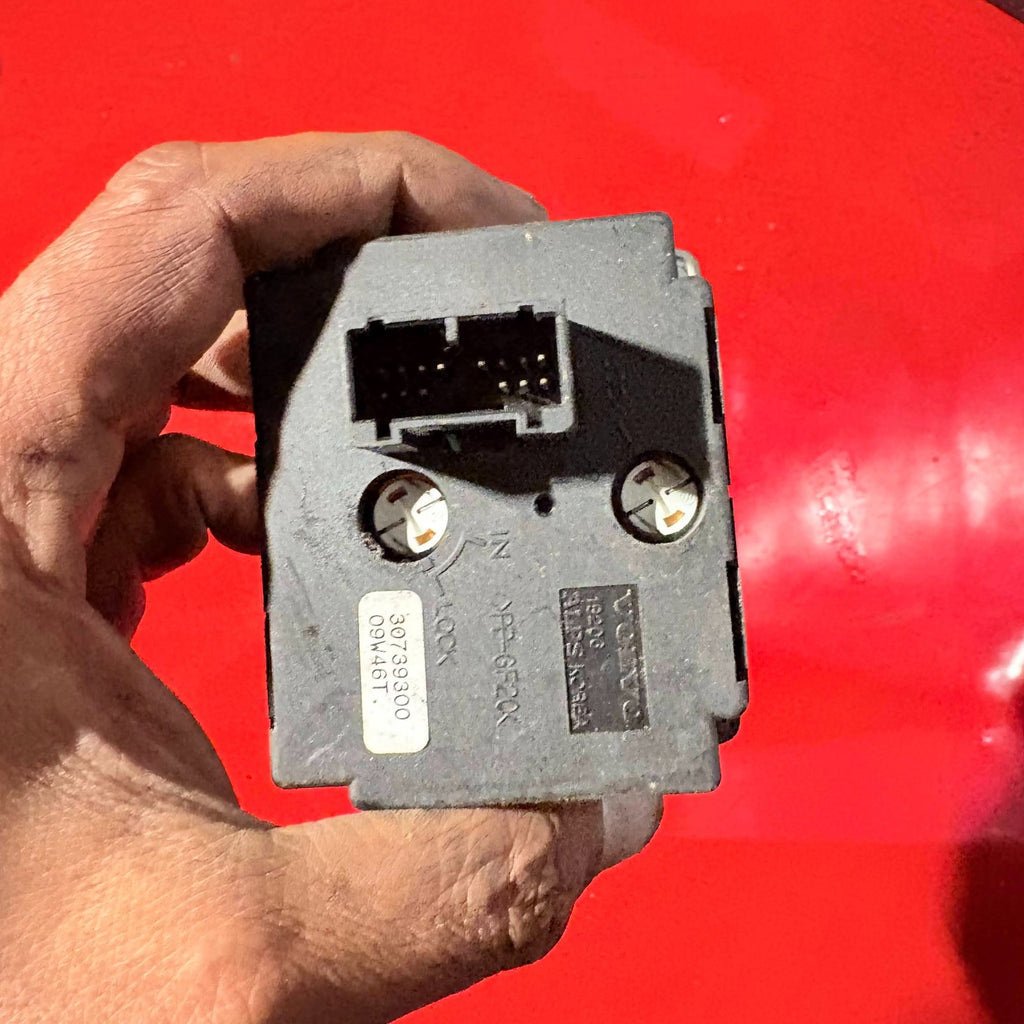 VOLVO C30 FRONT HEADLIGHT SWITCH CONTROL PANEL 30739300 2006-2013