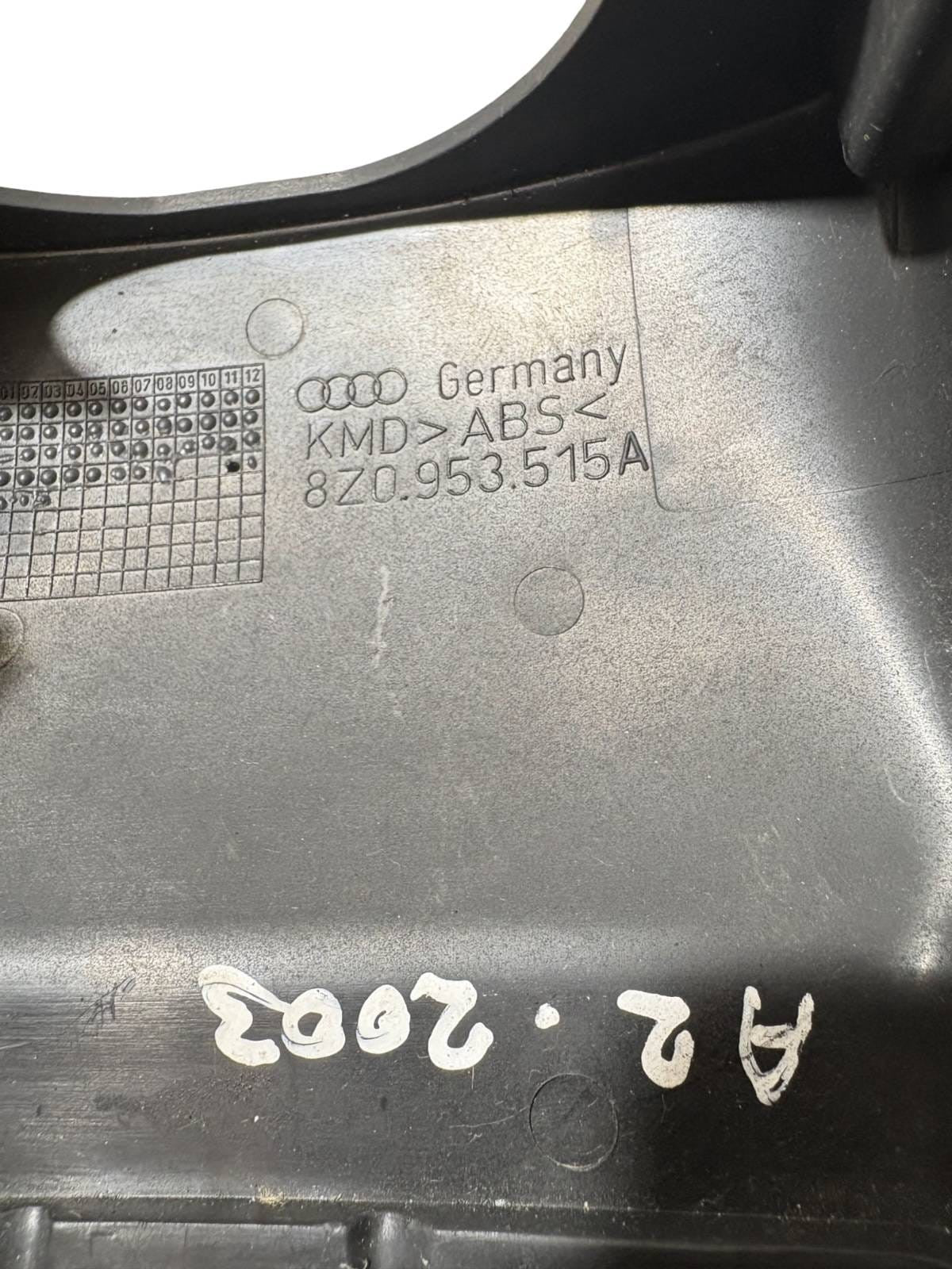 Audi A2 2003/2000-2005 1.4 TDI Steering column trim Cover 8Z0953515A