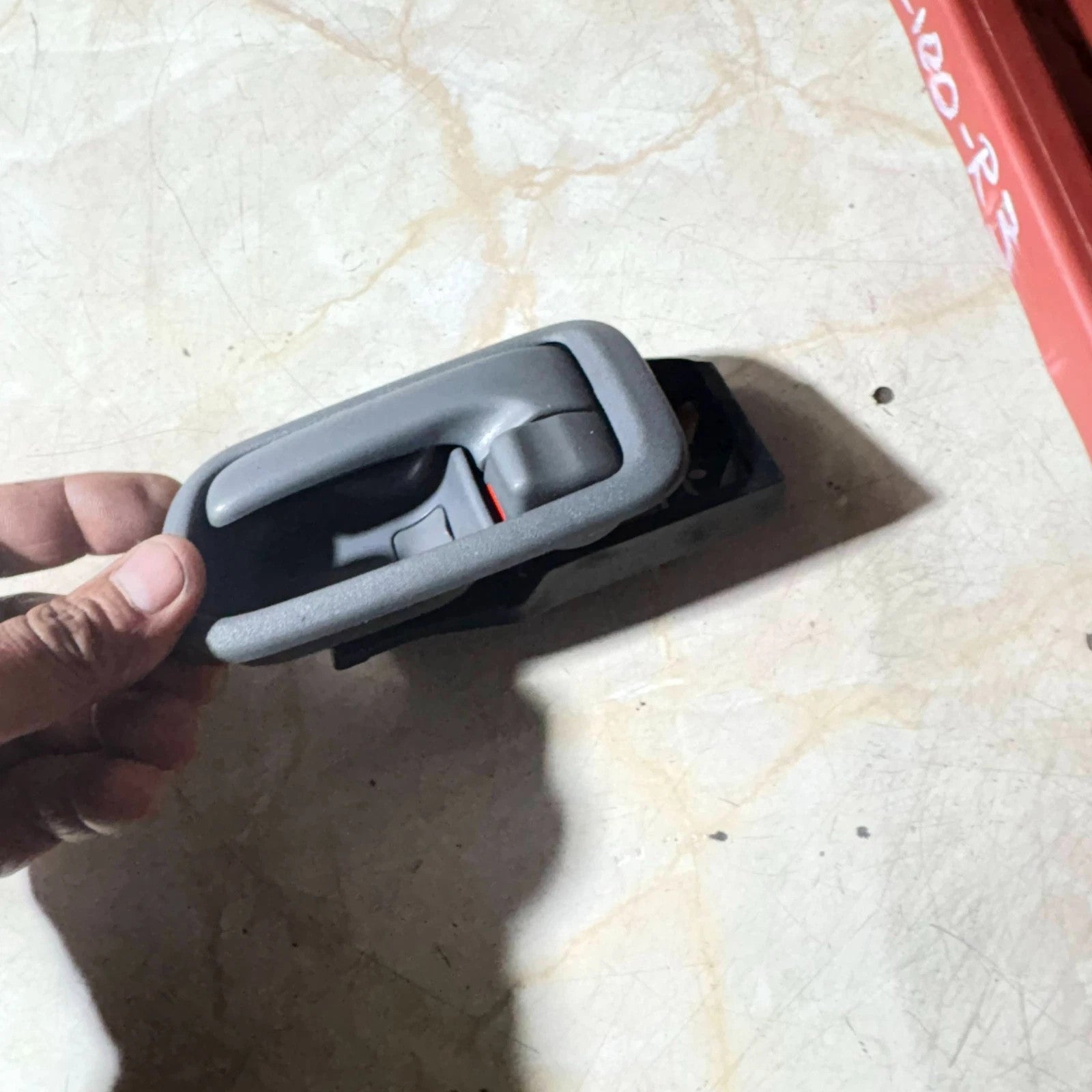 TOYOTA RAV4 01-05 REAR LEFT INNER DOOR HANDLE 6920630150B6
