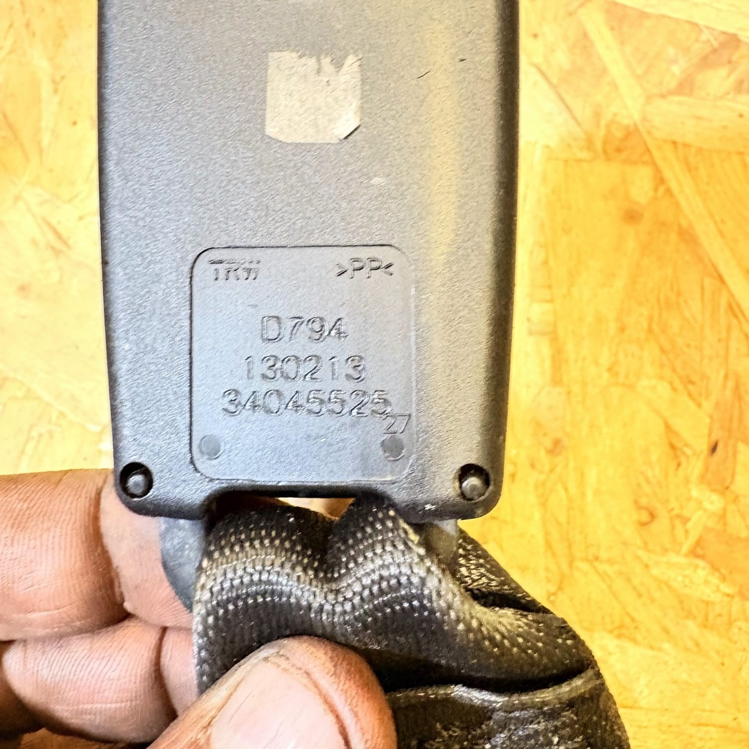 FIAT 500 2013 SEAT BELT BUCKLE PASSENGER REAR SIDE 34045525
