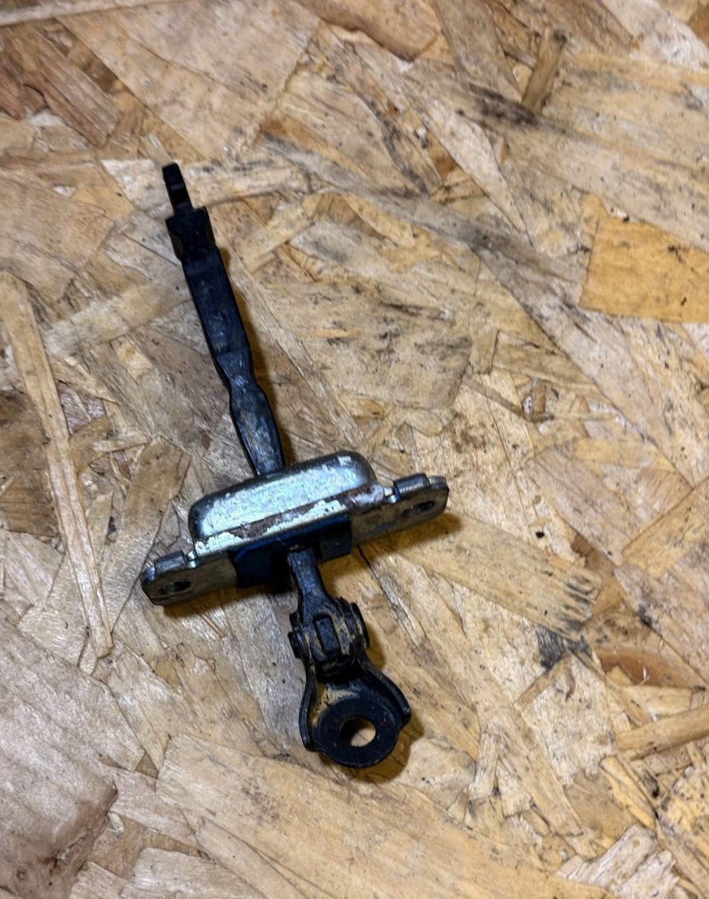 Hyundai i10 Mk1 2008-2013 5 Door Front Left Door Check Strap Stop Limiter