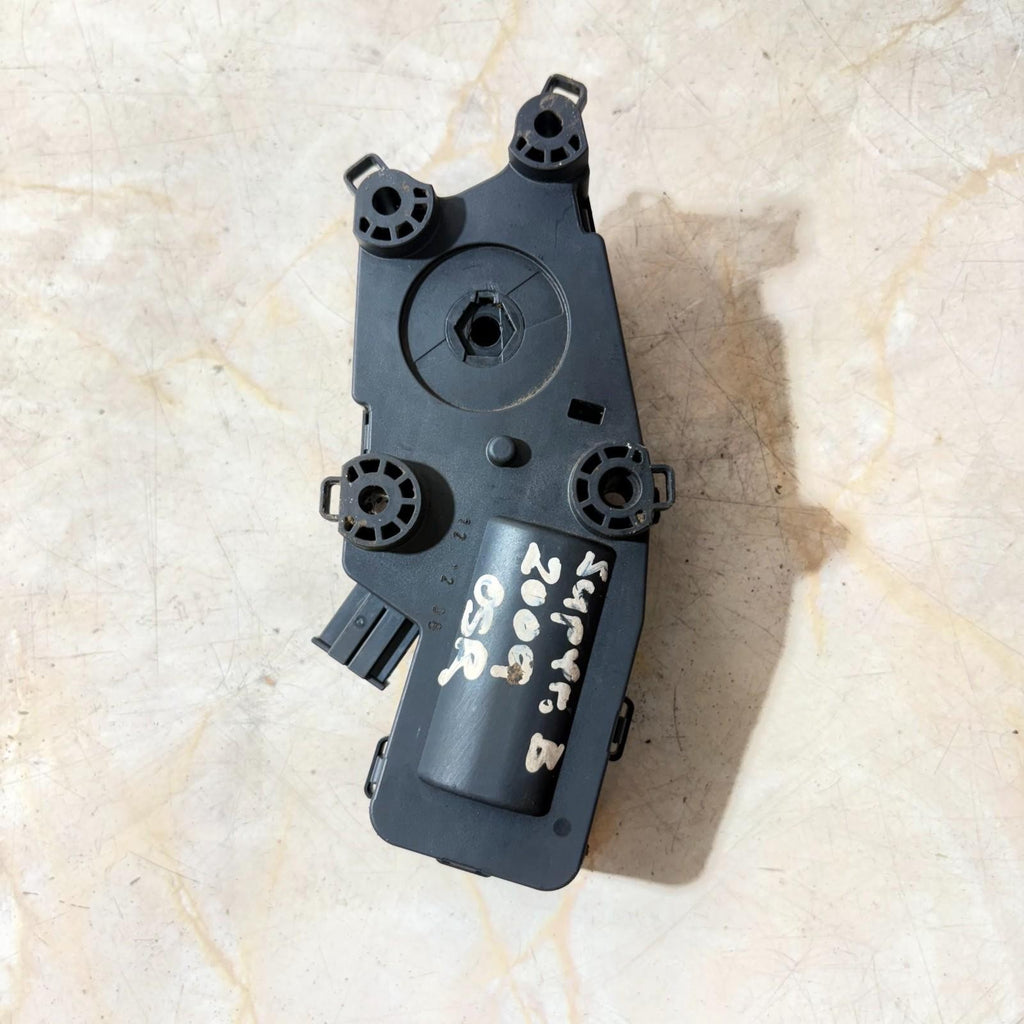 Skoda Superb II 3T sedan actuator flap hinge tailgate right 3T0827300B 2009