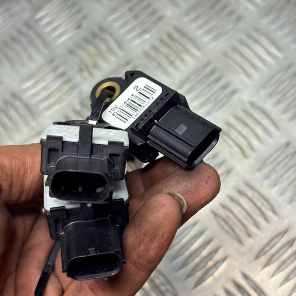 TOYOTA YARIS AIBAG IMPACT CRASH SENSOR OSF/NSF/OSR/NSR 89831-0D010 2006-2011