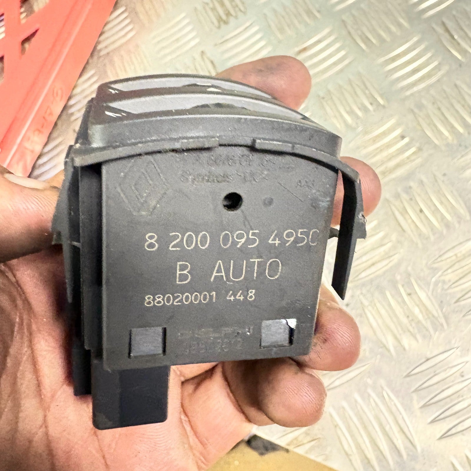 2008 RENAULT TWINGO HEADLIGHT ADJUSTER SWITCH 8200095495C