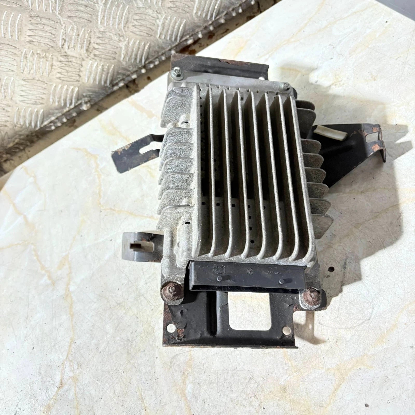 2003 - 2006 AUDI A4 CABRIOLET AMPLIFIER