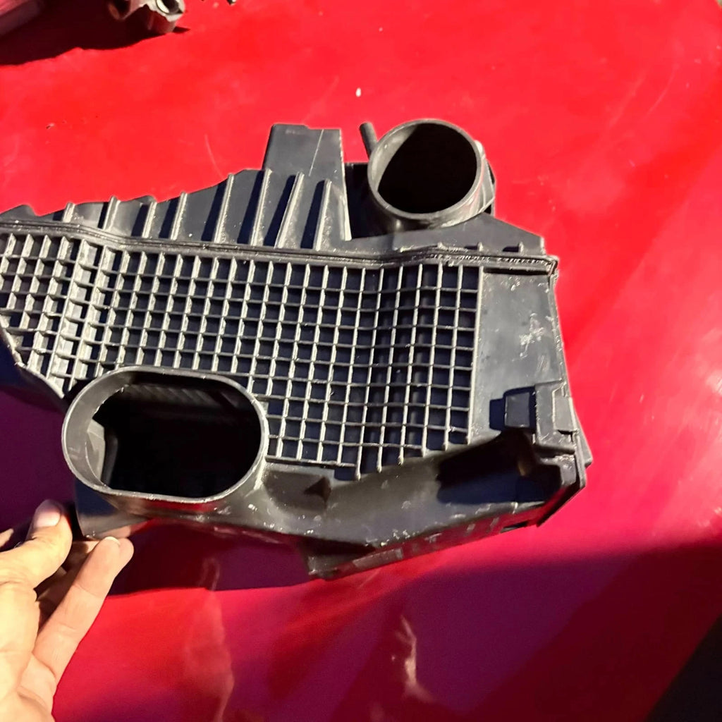 Renault Captur Mk1 0.9 TCe Air Filter Box Housing H8201173592 2013-2019
