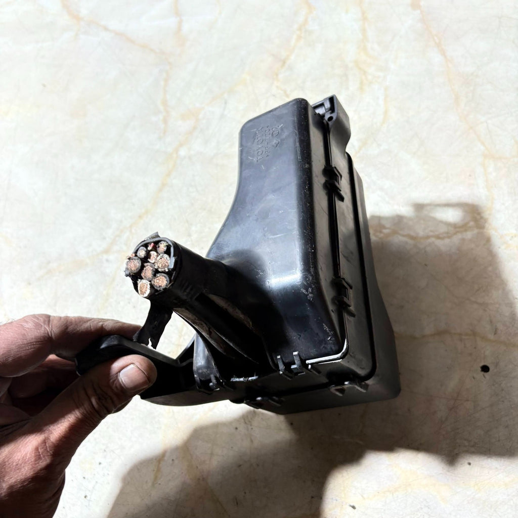 Toyota Avensis T25 2003–2009 Fuse Box Module