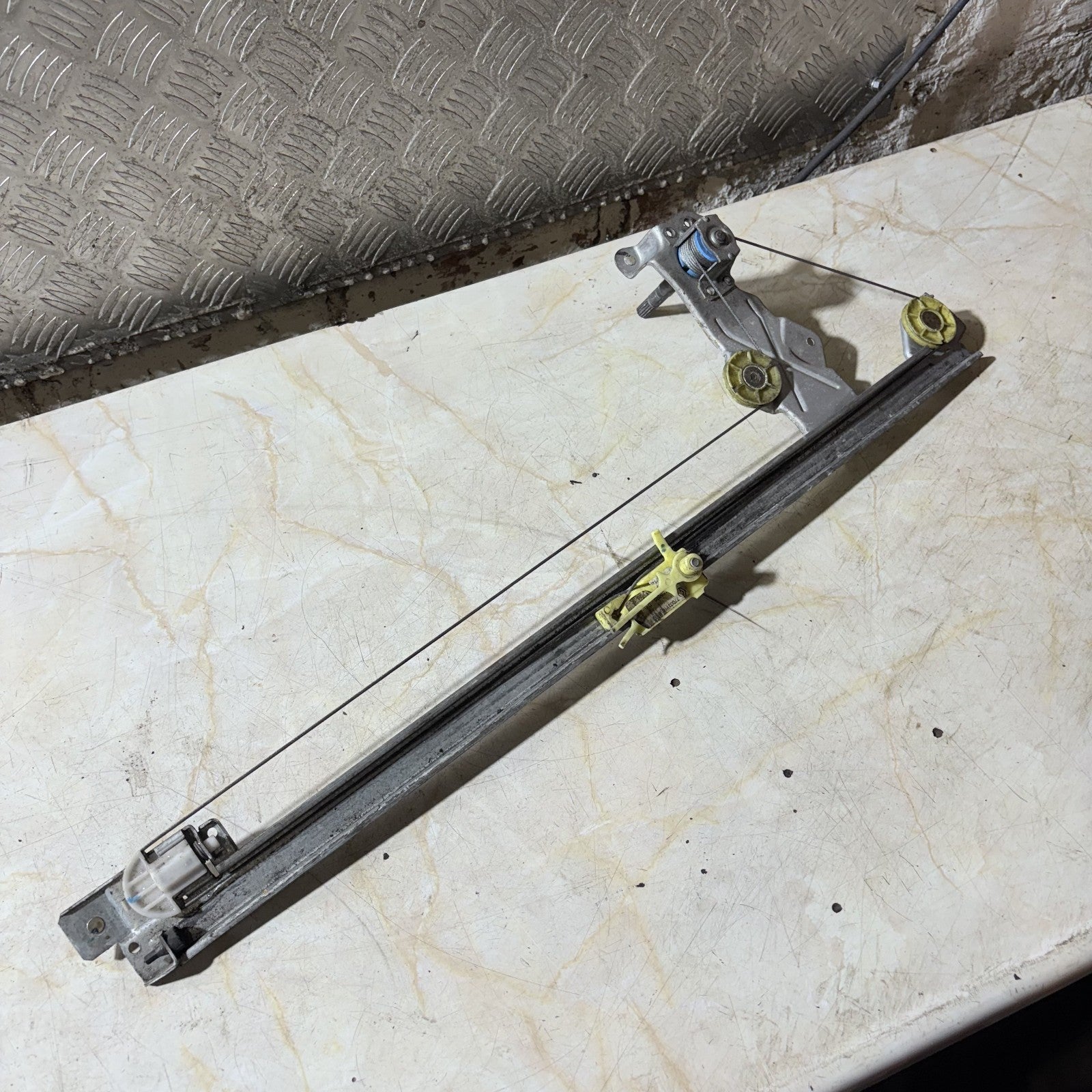 Renault Trafic II Vivaro A Primastar 2007-2014 N/S Front Manual Window Regulator