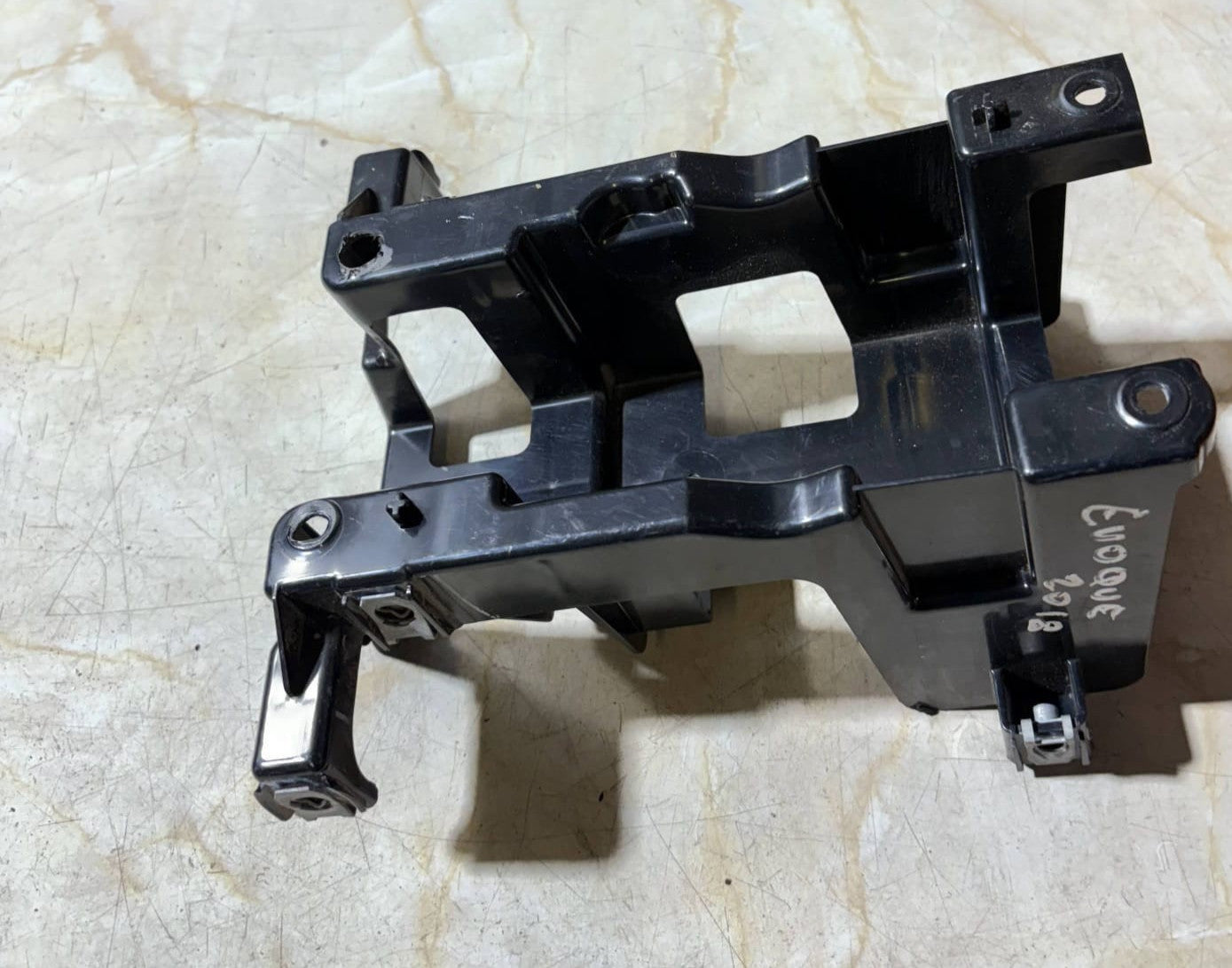 Range Rover Evoque L538 2011-2018 Centre Console Mounting Bracket BJ32-048B38-AA