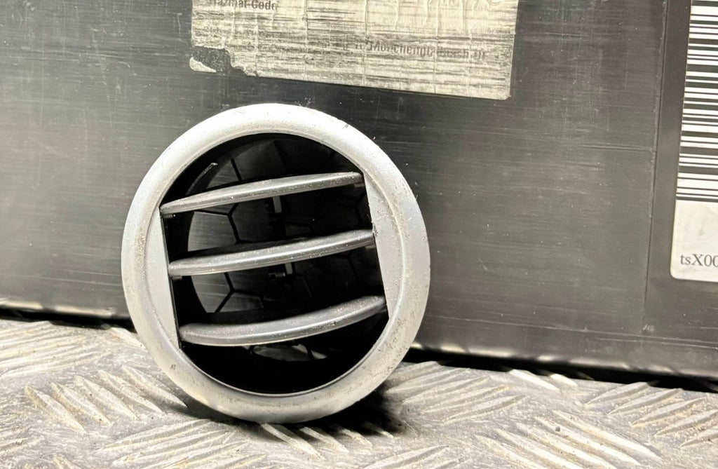 Vauxhall Corsa D Air Vent Dashboard Chrome Ring and Chrome Tab 2006-2014