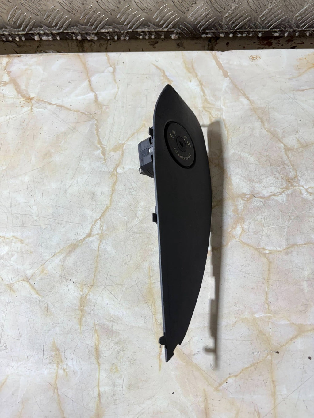 7141065 Left Side Cover of Dashboard Mini Cooper 2006 R50/R53 Gen 1