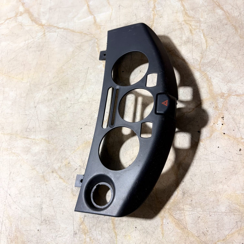 NISSAN MICRA K12 HEATER CONTROL SURROUND TRIM 27570AX100 2007