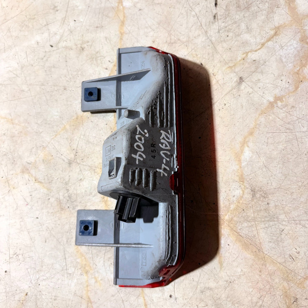 Toyota RAV4 Mk2 2004-2005 High Level Brake Light 3rd Stop Lamp 81570-42015
