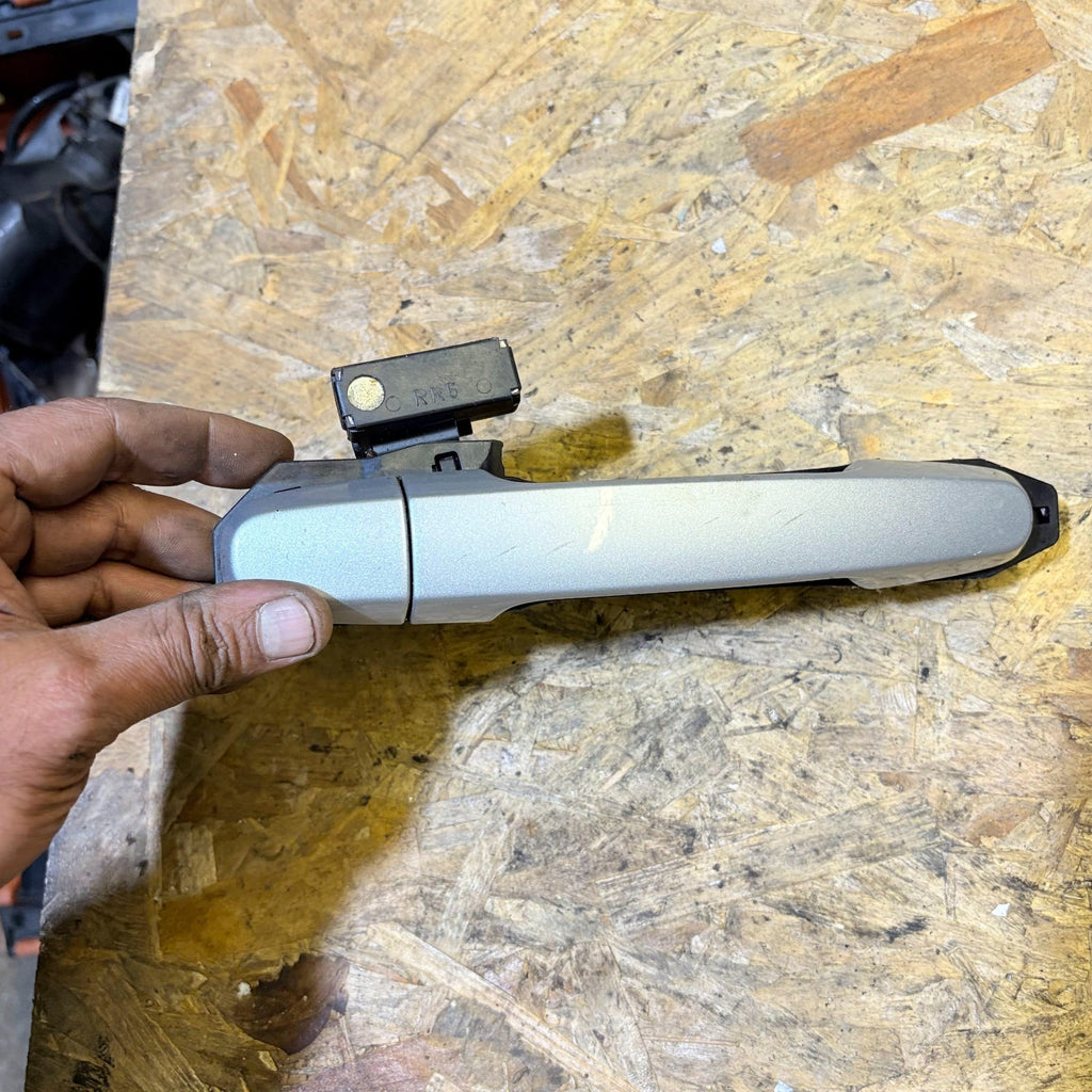 TOYOTA COROLLA DOOR HANDLE EXTERIOR REAR DRIVER SIDE 242304 2004-2009