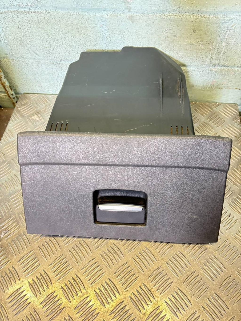 FORD MONDEO MK4 2007-2015 GLOVE BOX (PASSENGER SIDE) 7S71-A06010